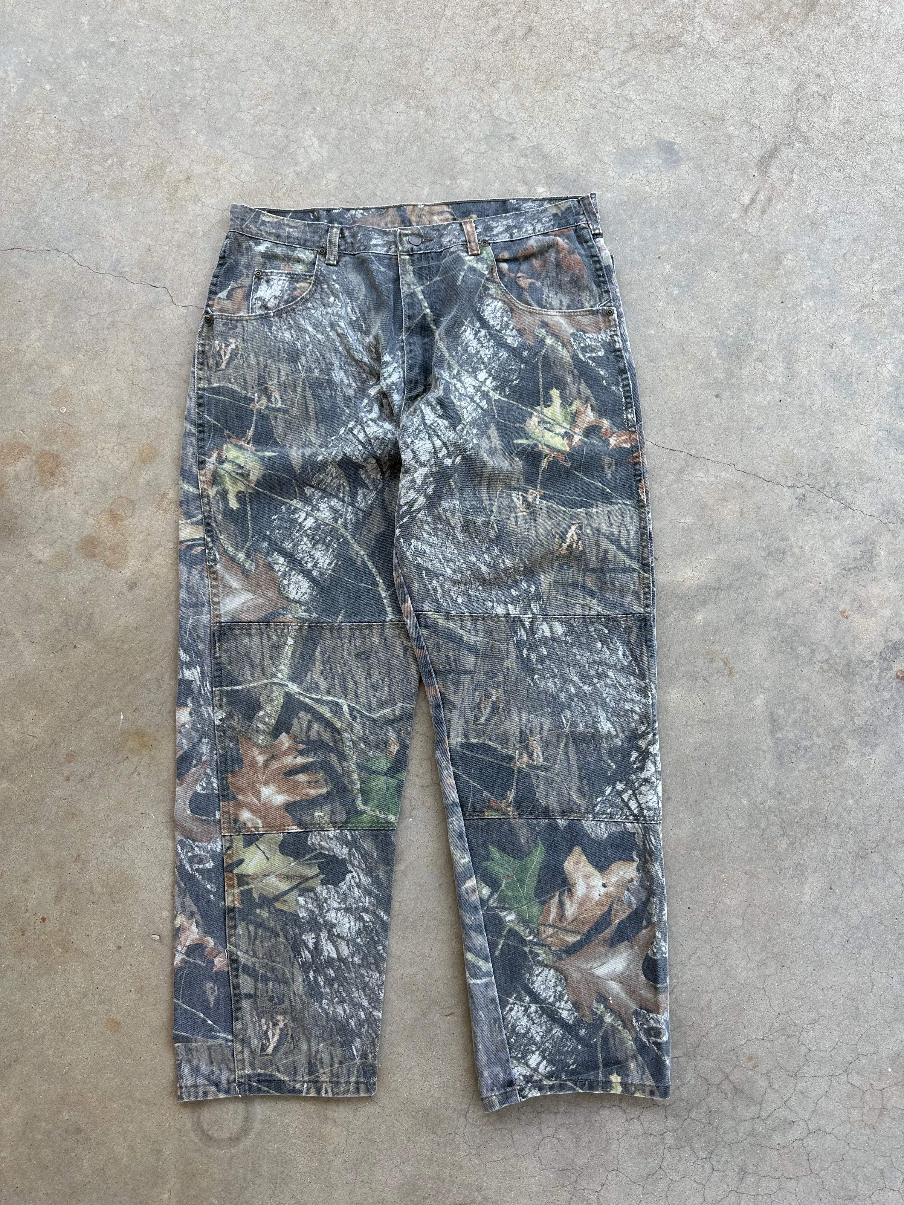 Vintage Wrangler Mossy Oak Camo Double Knee Pants (36”x30”)