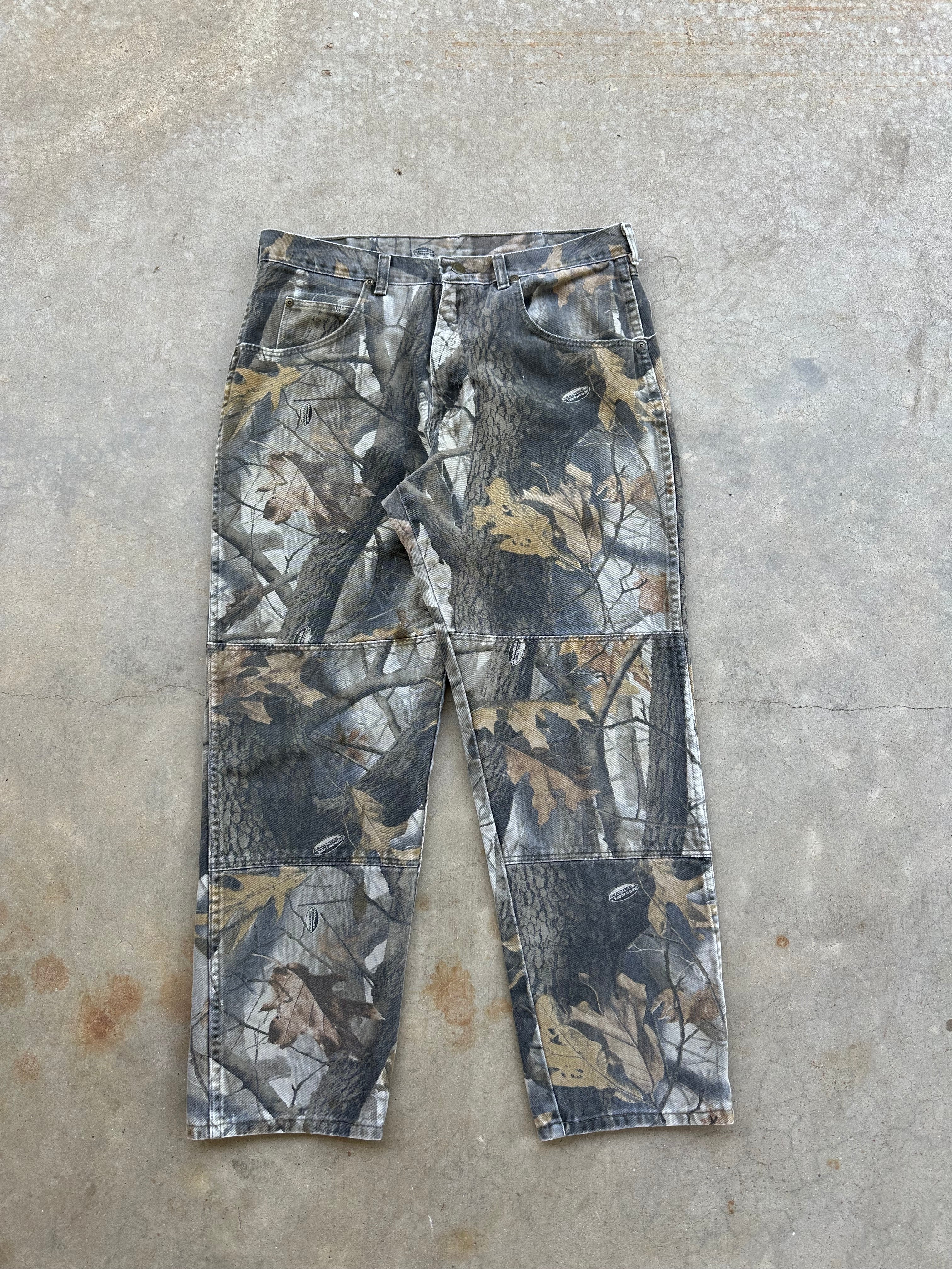 Vintage Wrangler Camo Double Knee Pants (33”x28”)