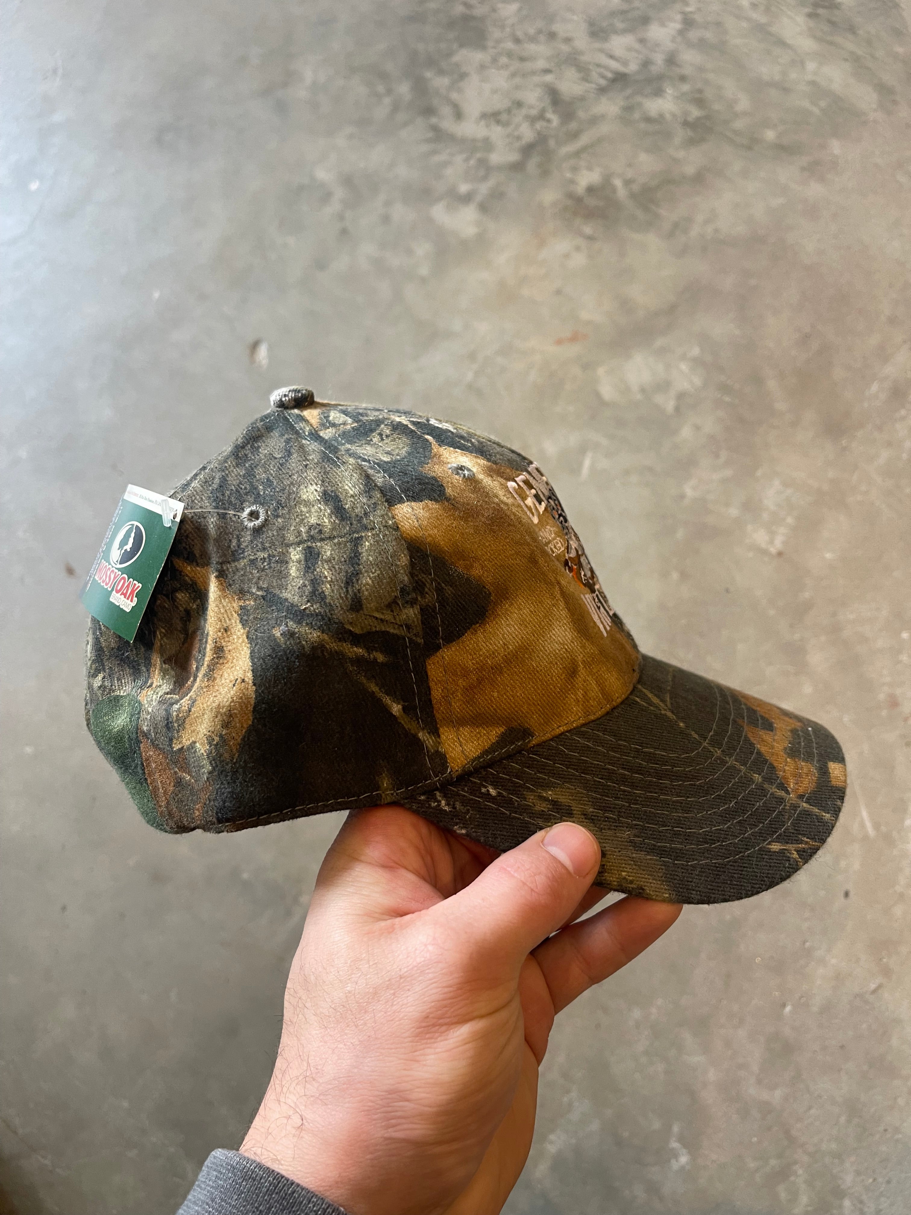 General Vintage Duck Dog Logo Camo Hat