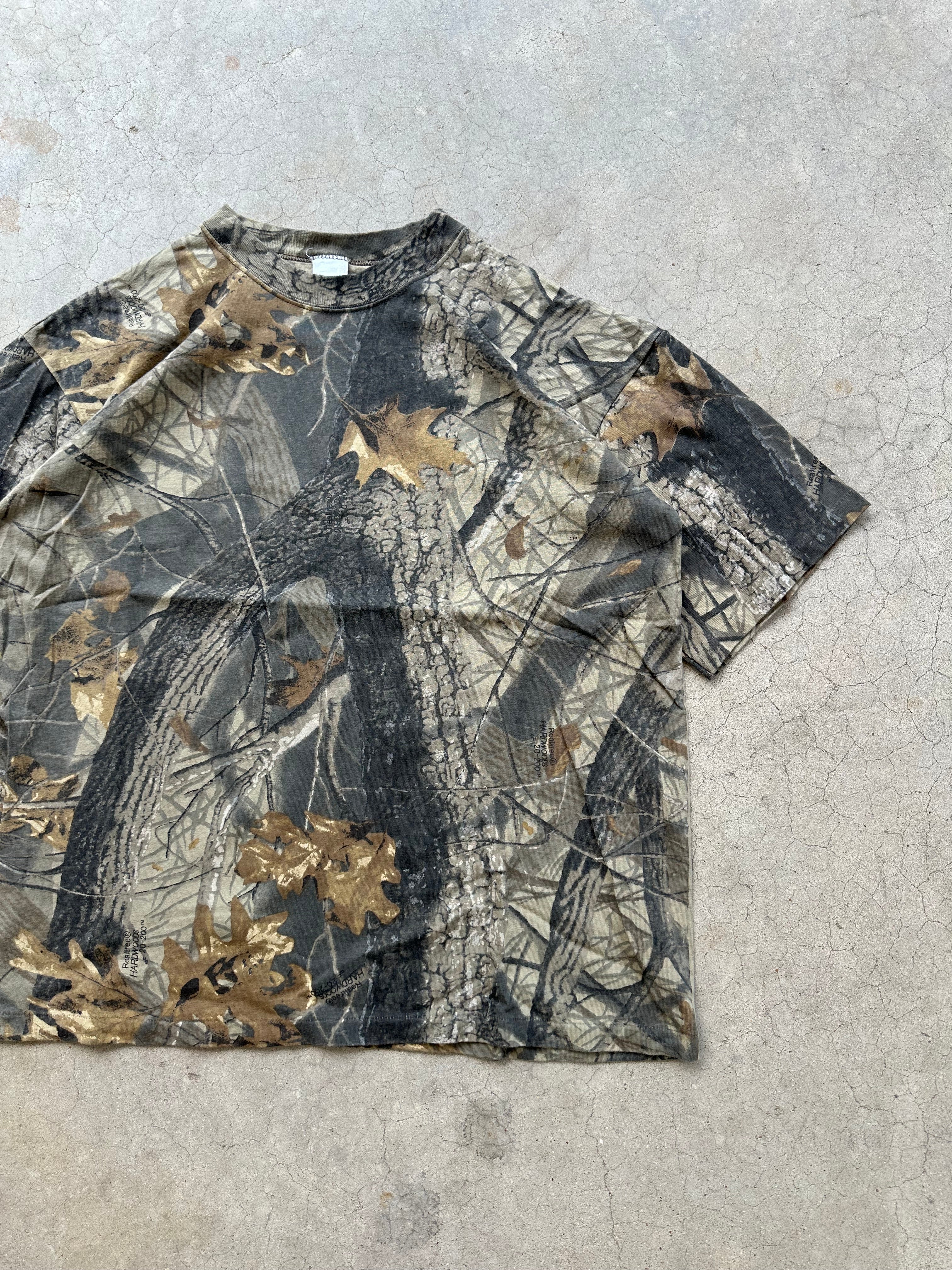 1990s Realtree Camo T-Shirt (L/XL)
