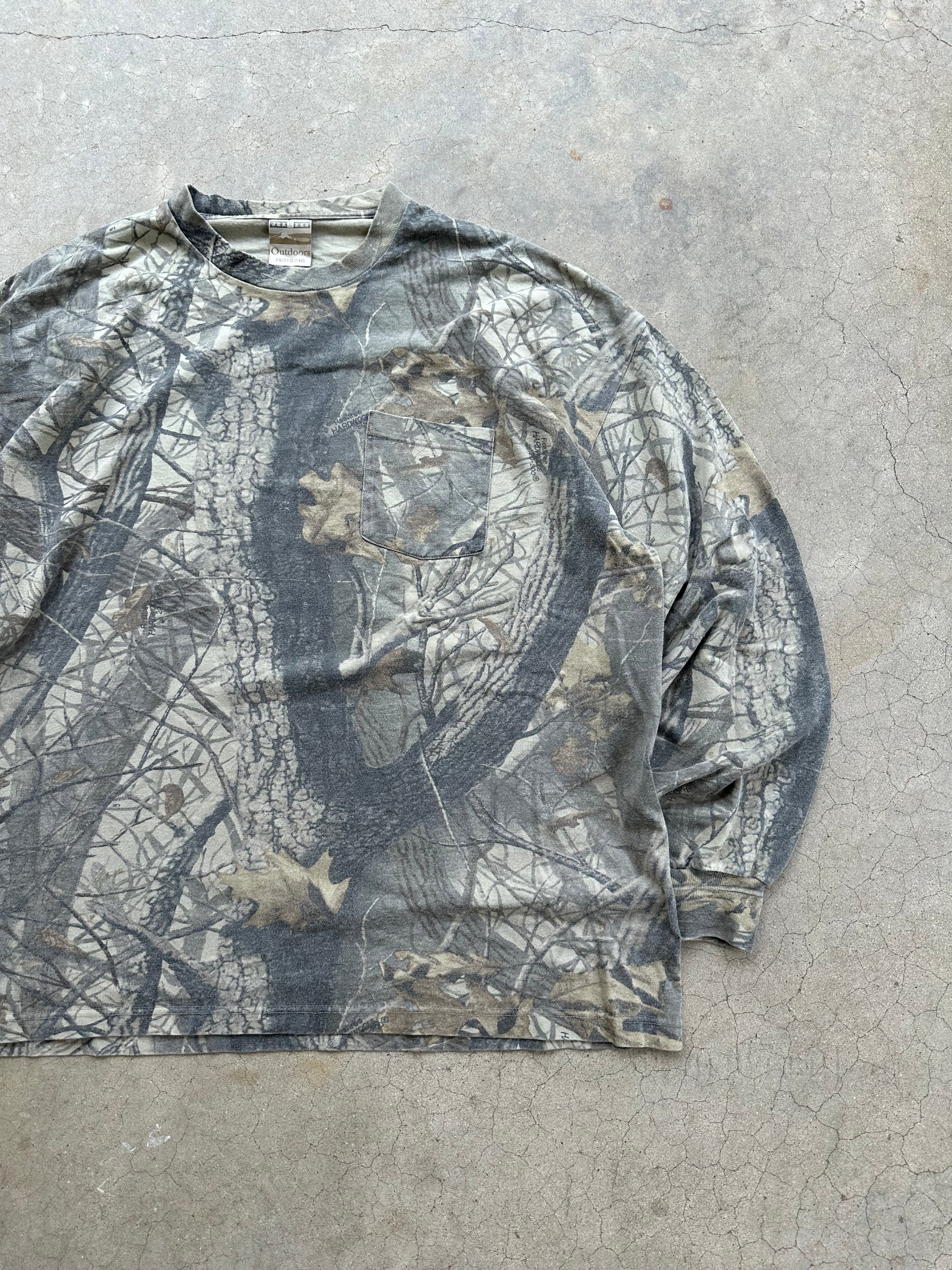 Vintage Realtree Hardwoods Camo Long Sleeve Shirt (XXL)