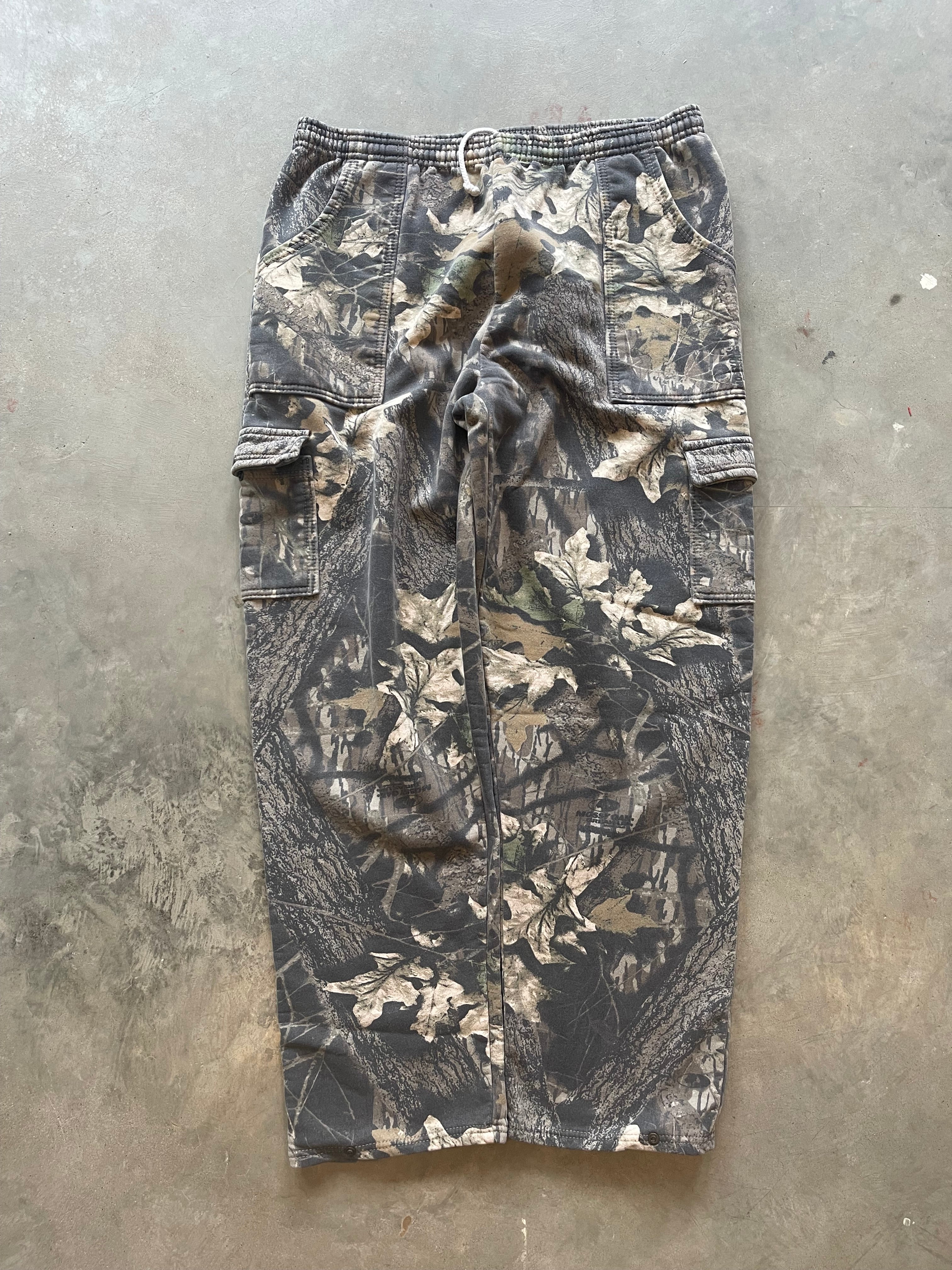 Vintage Mossy Oak Camo Sweatpants (XL)