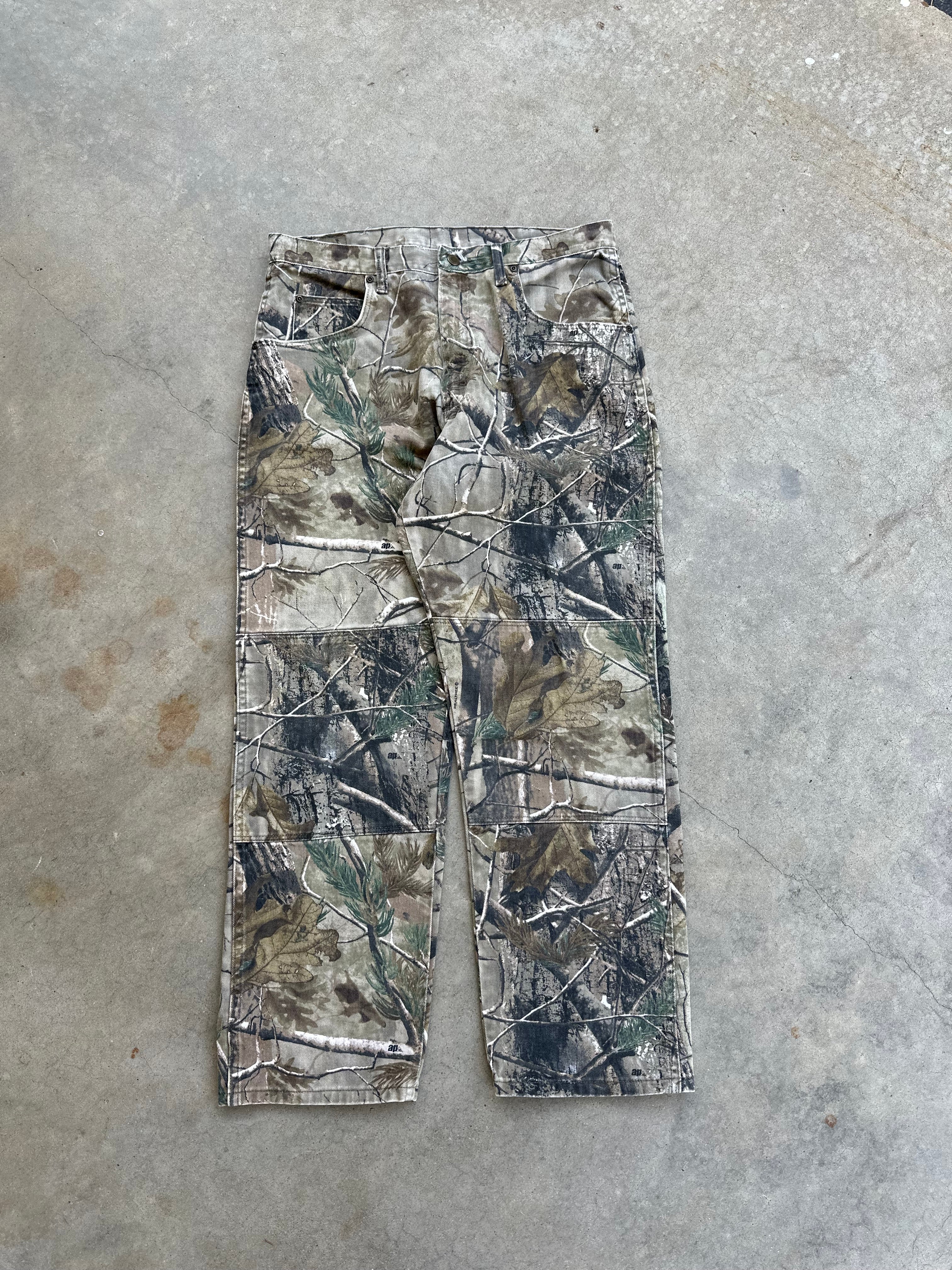 Vintage Wrangler Camo Double Knee Pants (34”x29.5”)