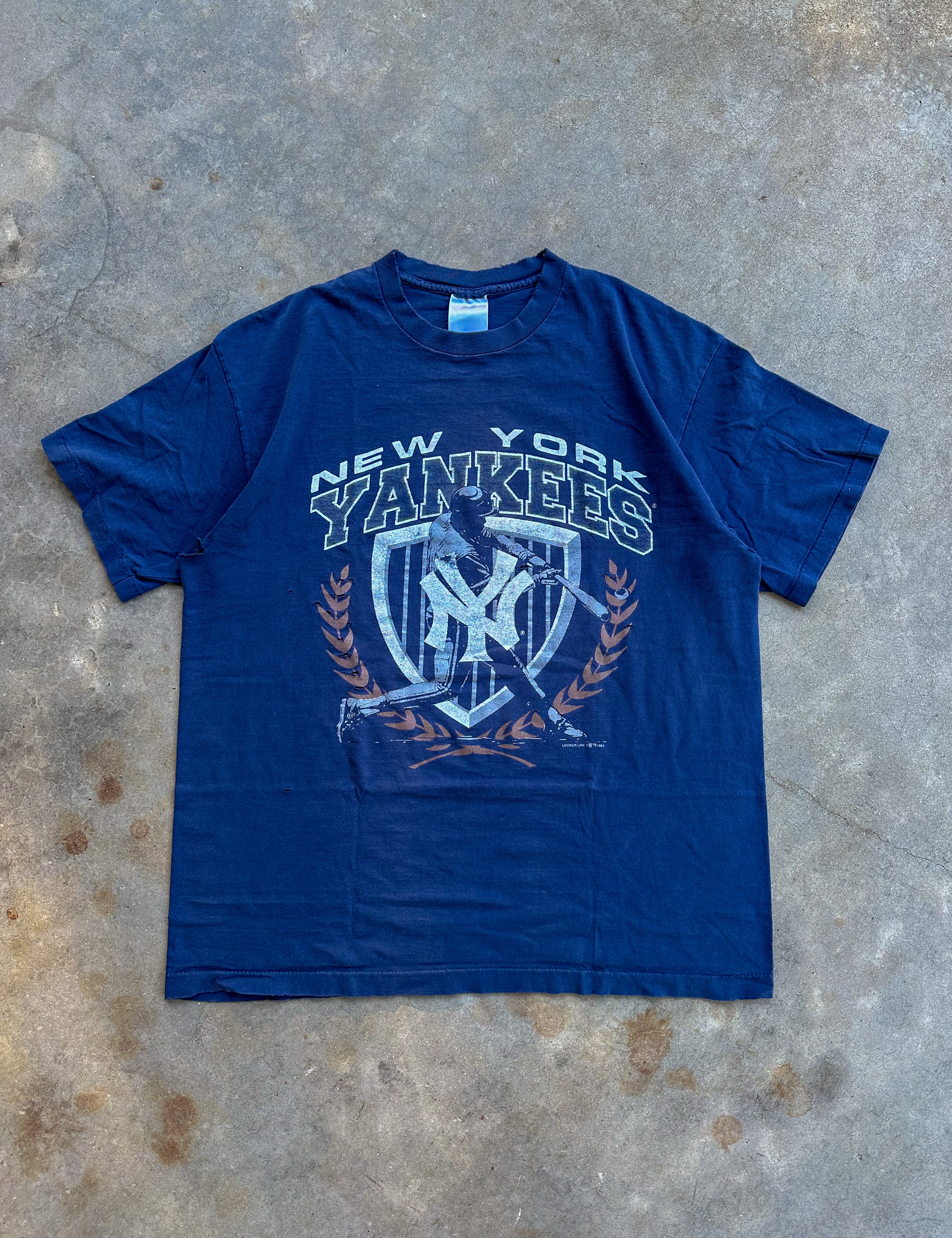 1990s Distressed New York Yankees T-Shirt (L/XL)