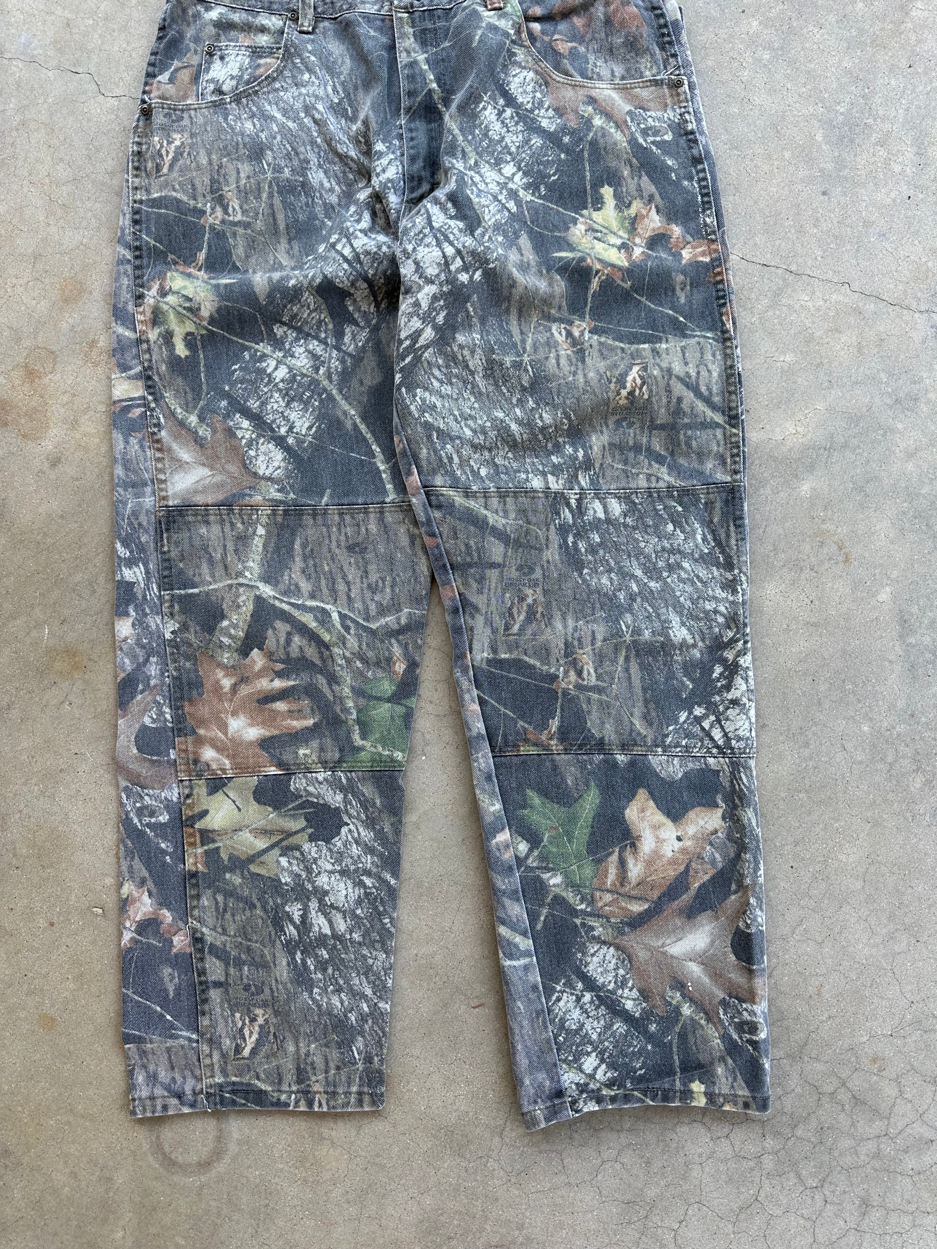 Vintage Wrangler Mossy Oak Camo Double Knee Pants (36”x30”)