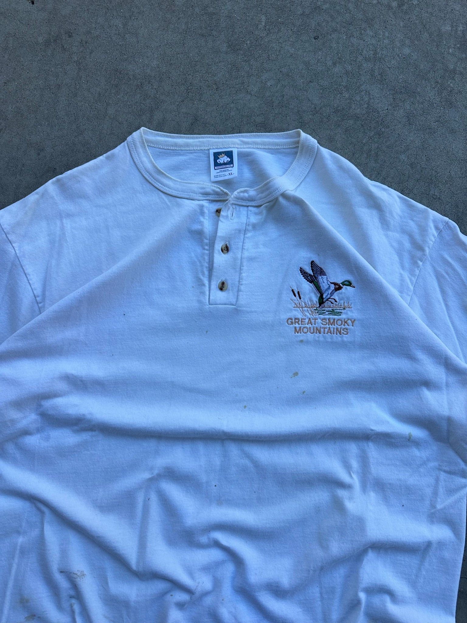 Vintage Great Smokey Mountains Duck Embroidered Henley (XL)