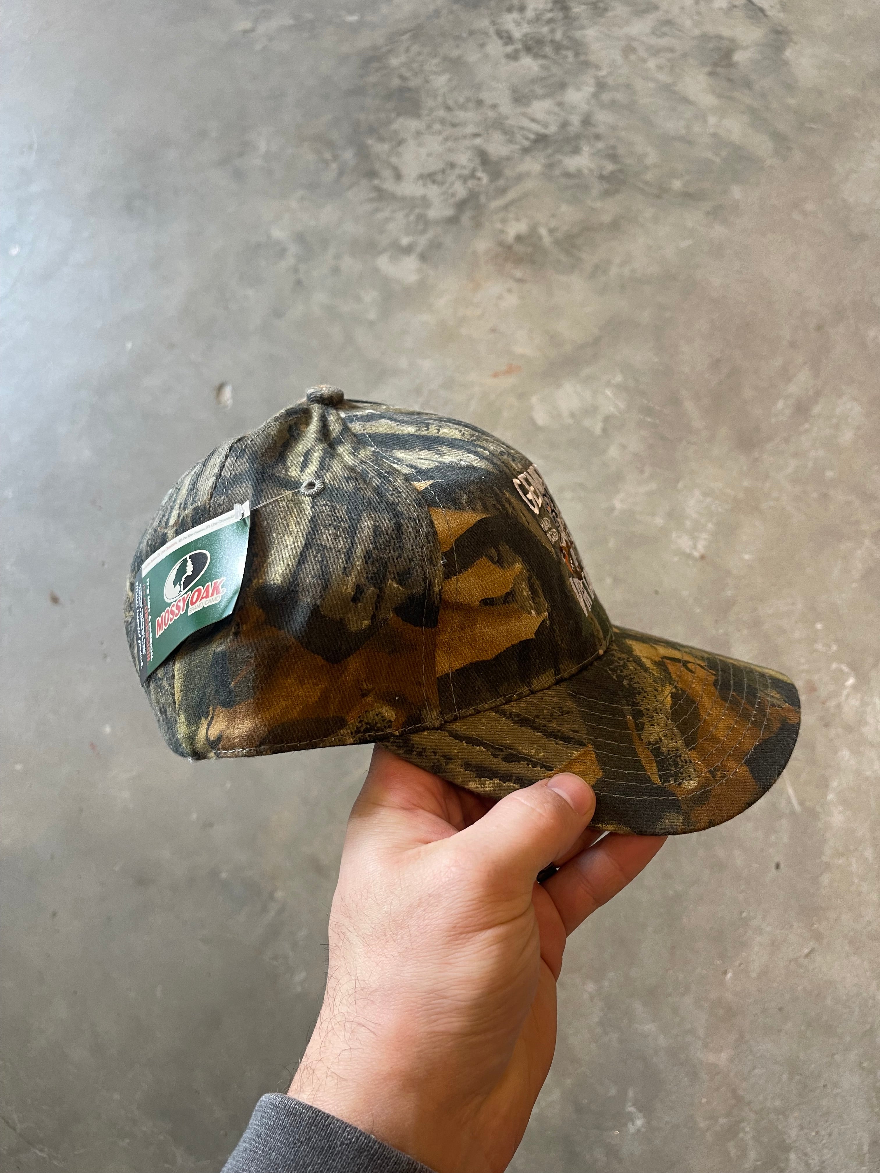 General Vintage Duck Dog Logo Camo Hat