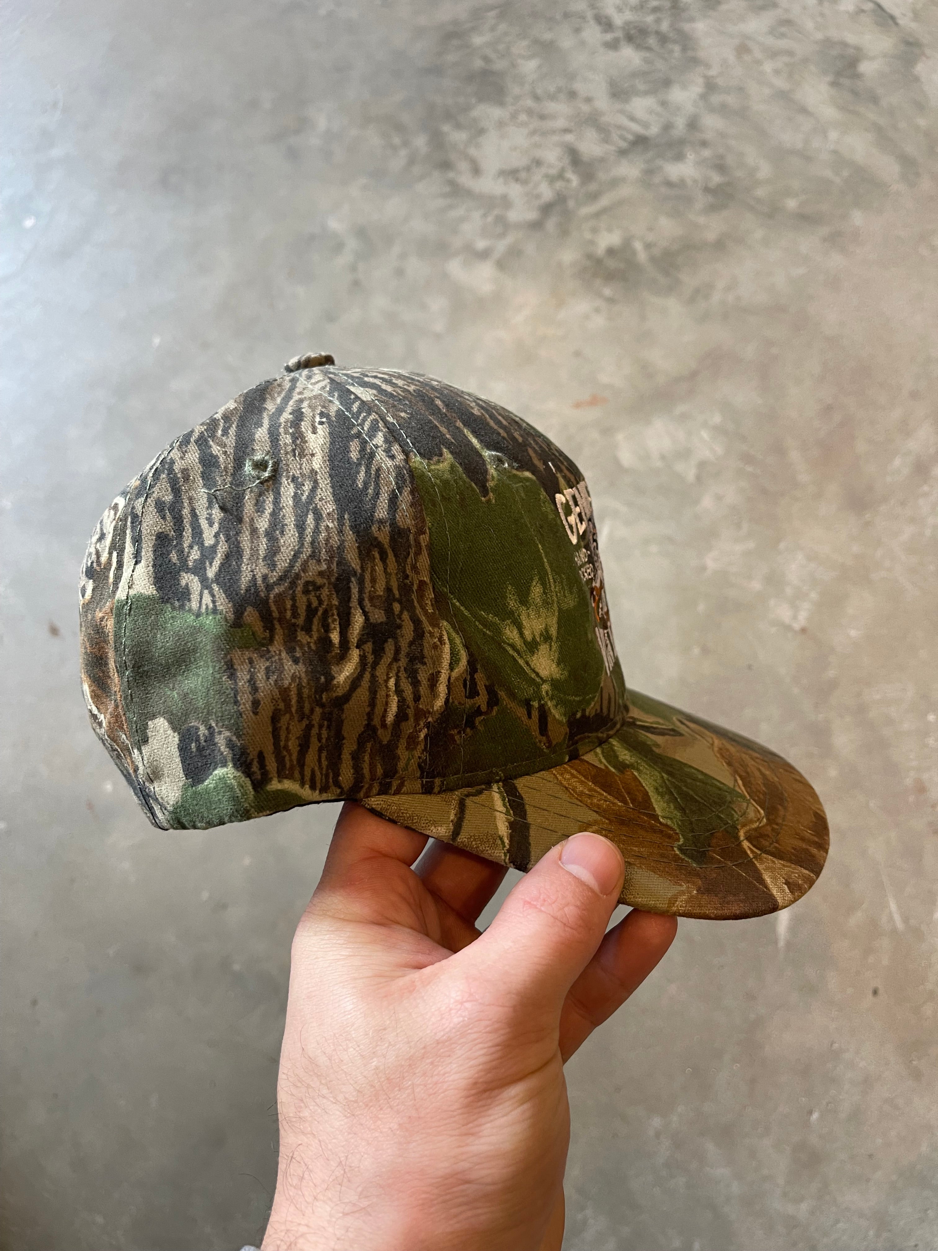 General Vintage Duck Dog Logo Camo Hat