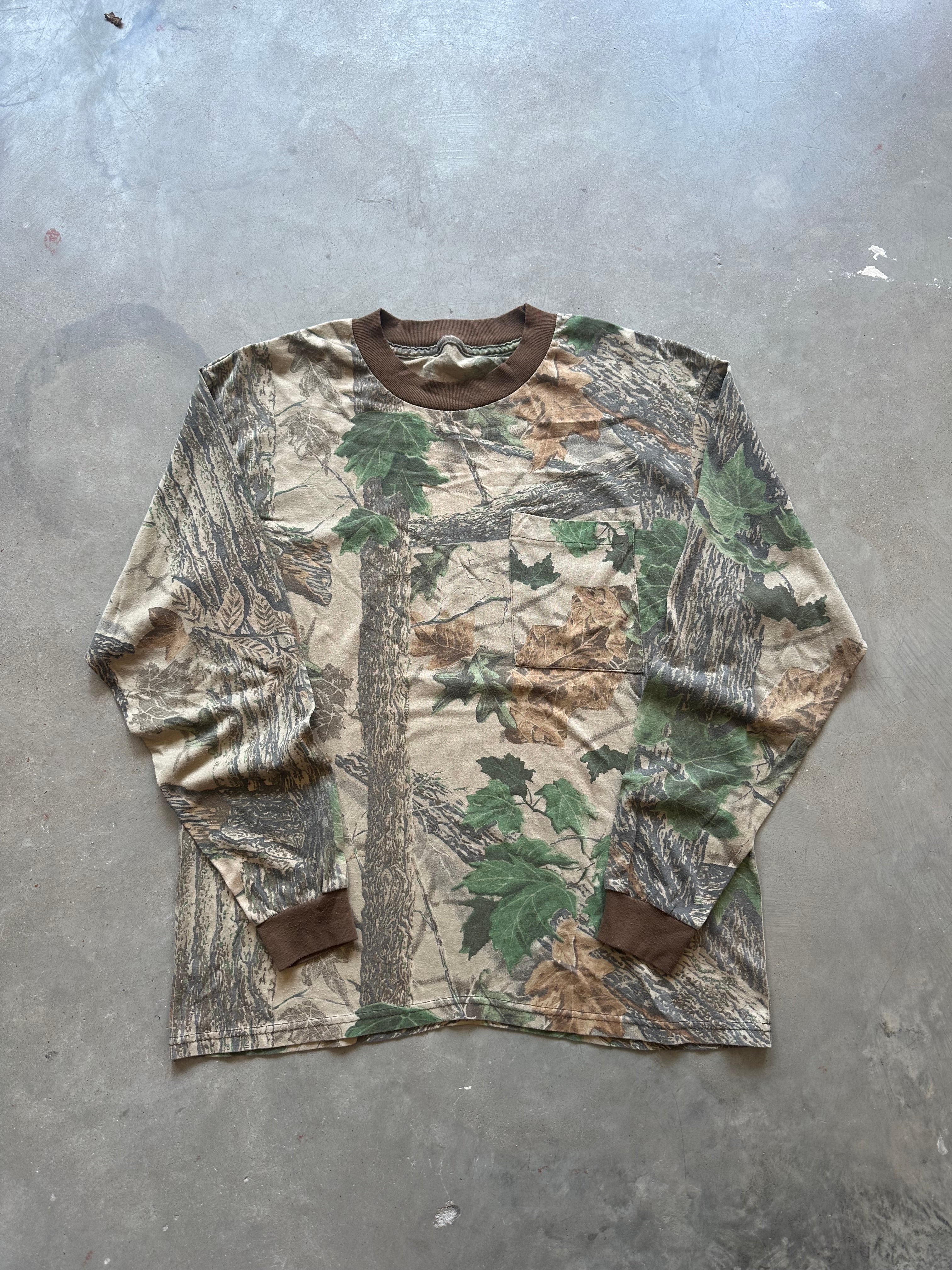 1990s Realtree Camo Long Sleeve T-Shirt (M)