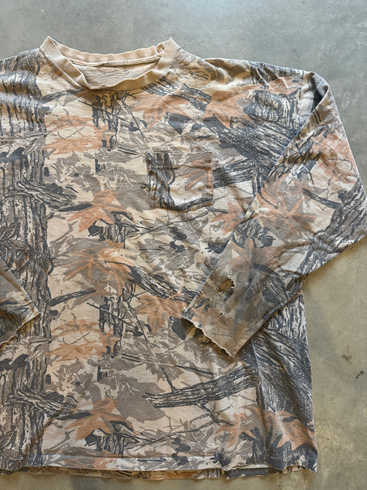 Vintage Thrashed Realtree Camo Shirt (3XL)