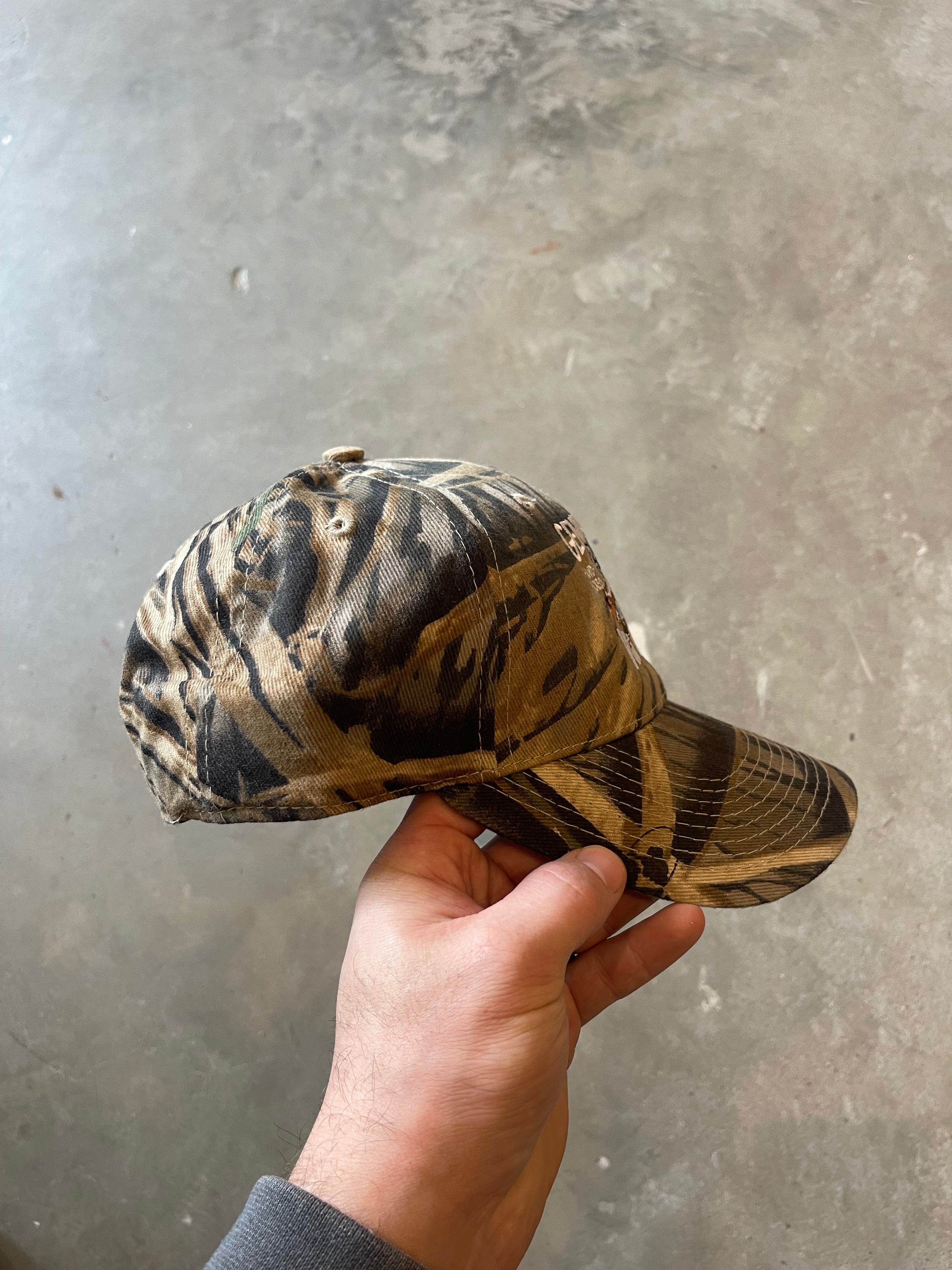 General Vintage Duck Dog Logo Camo Hat