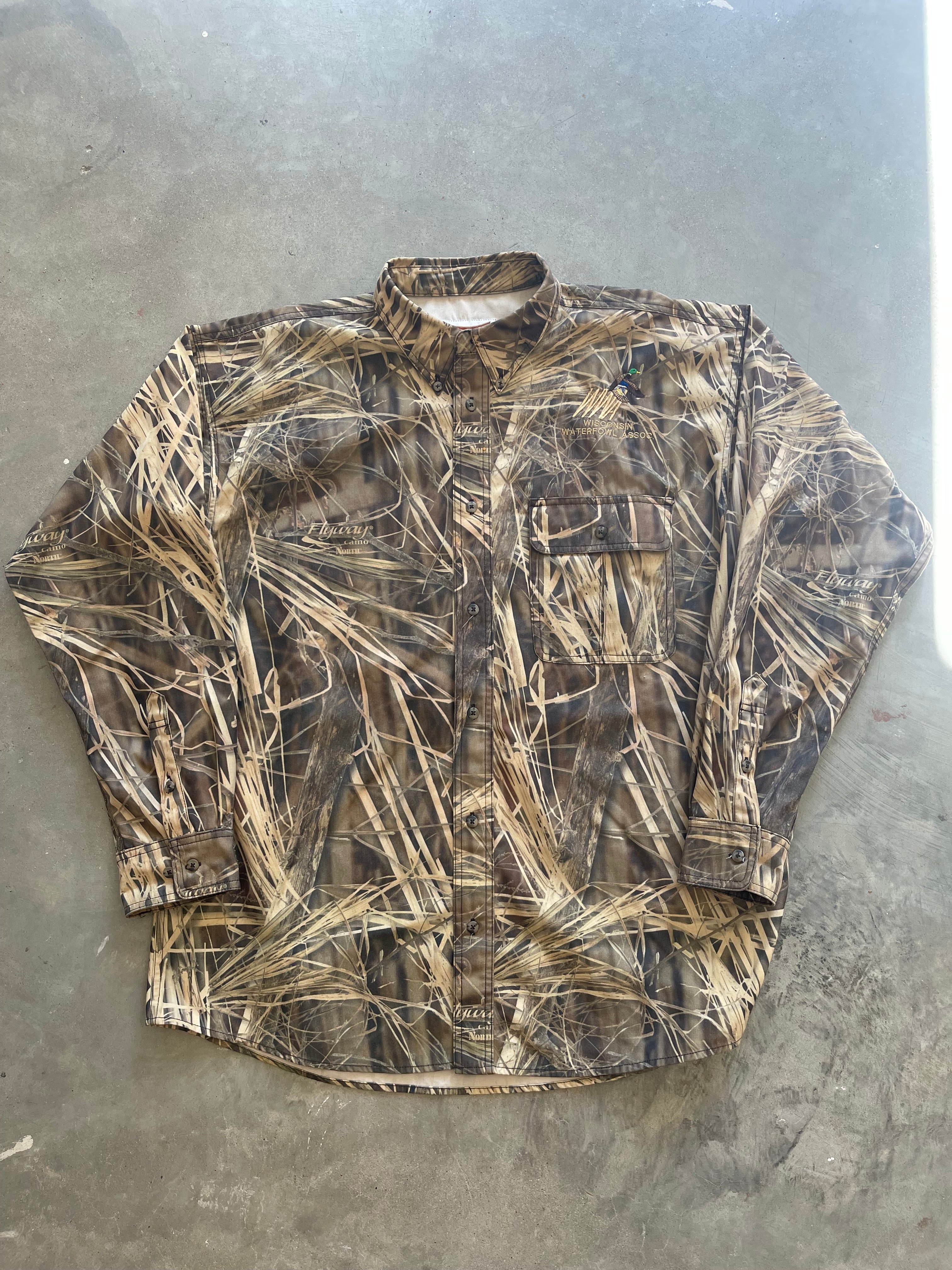 Vintage Wisconsin Waterfowl Association Camo Button Up Shirt (L)