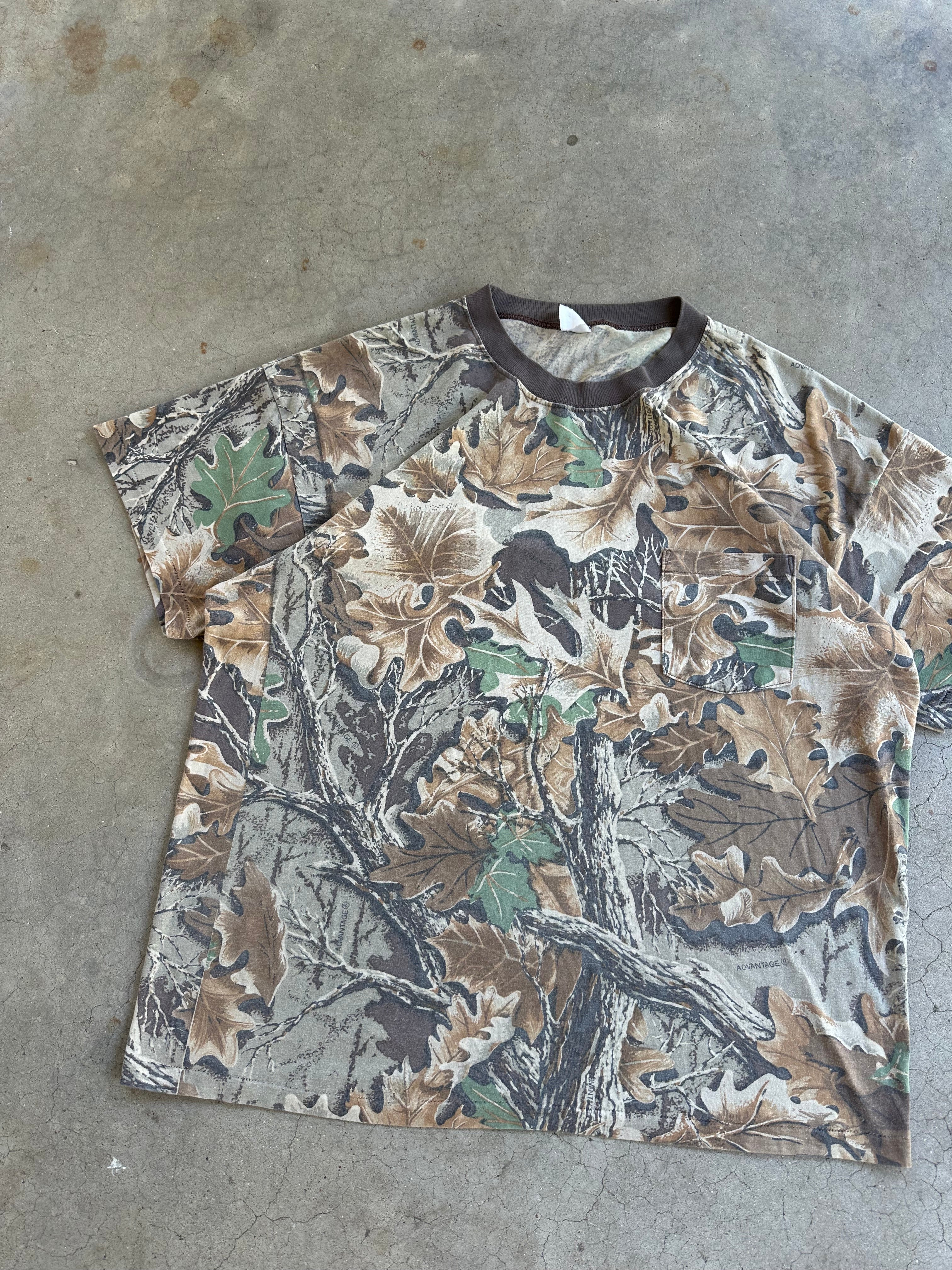 Vintage Realtree Camo Blank Pocket T-Shirt (XL)