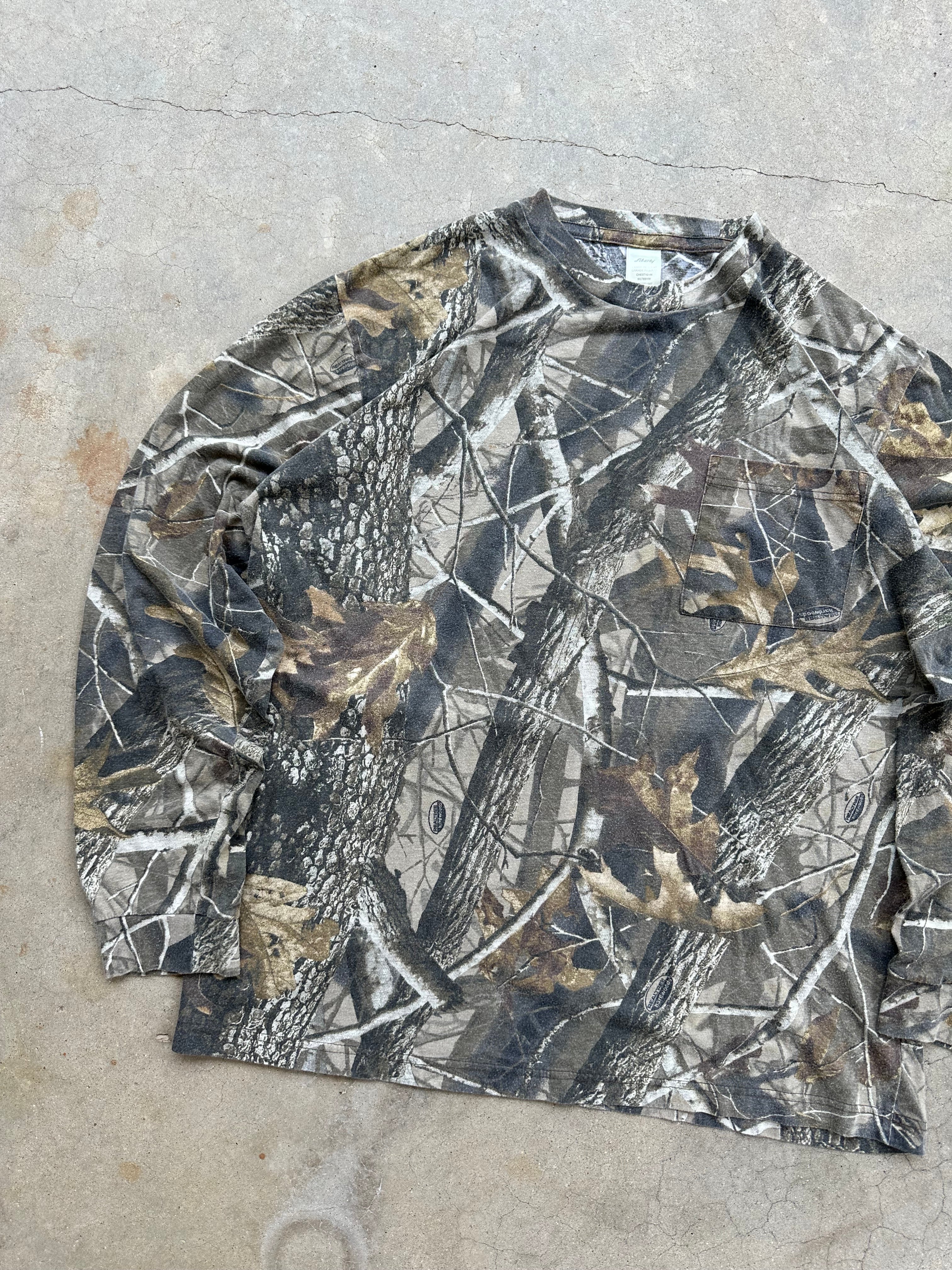 Vintage Realtree Hardwoods Camo Long Sleeve Shirt (L)