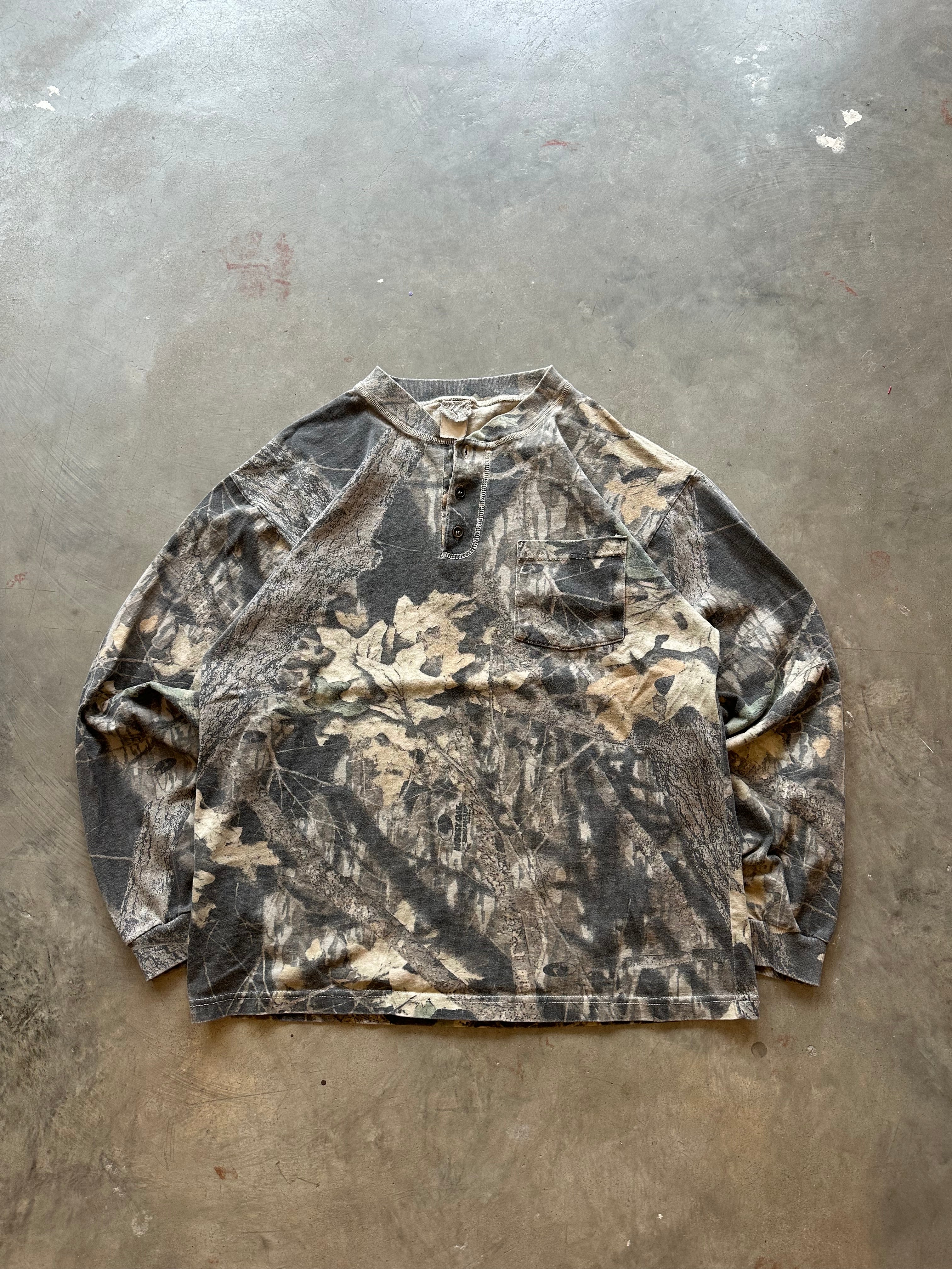 1990s Faded Mossy Oak Break Up Henley T-Shirt (L)