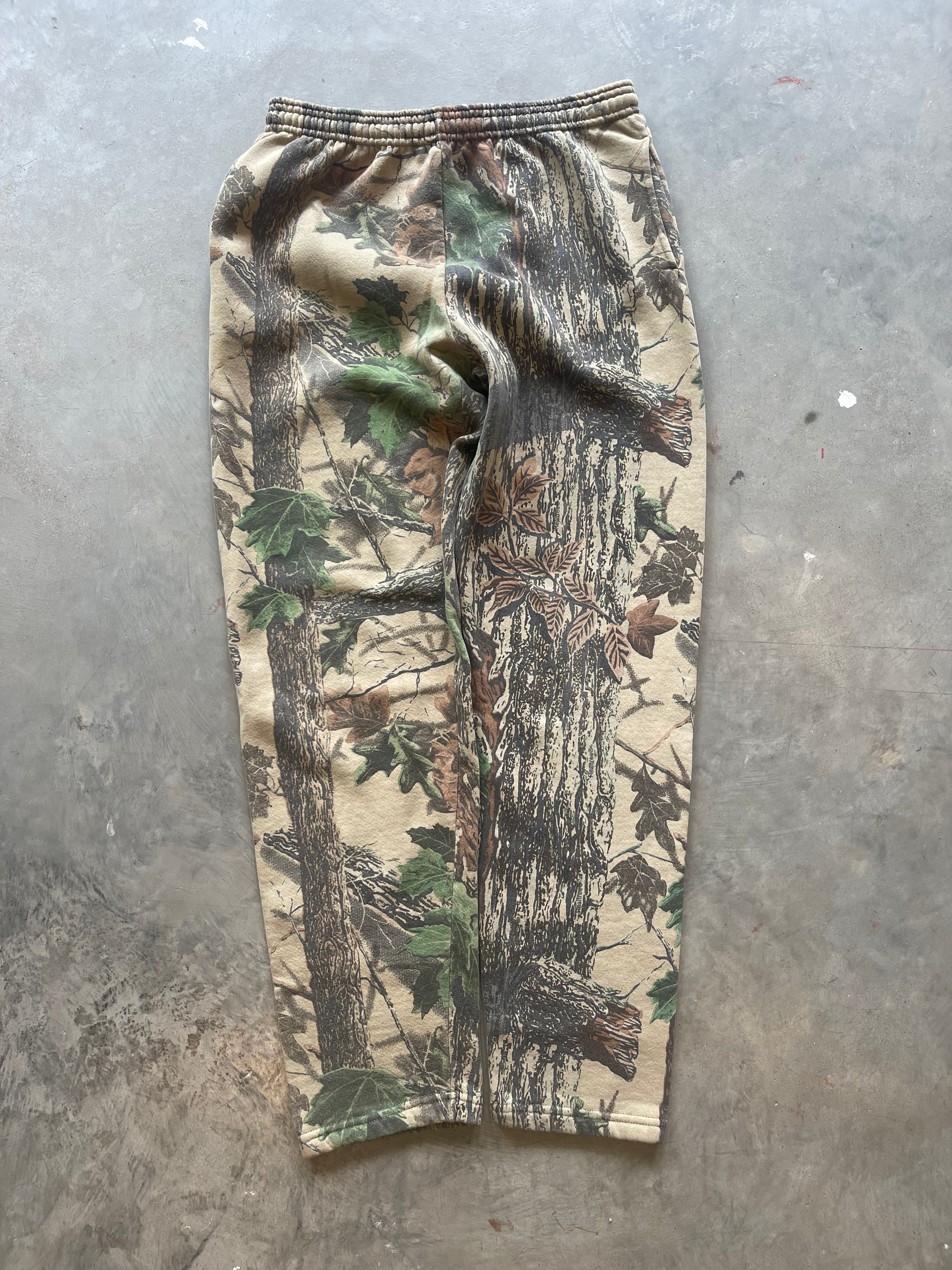 Vintage Realtree Camo Sweatpants (M)