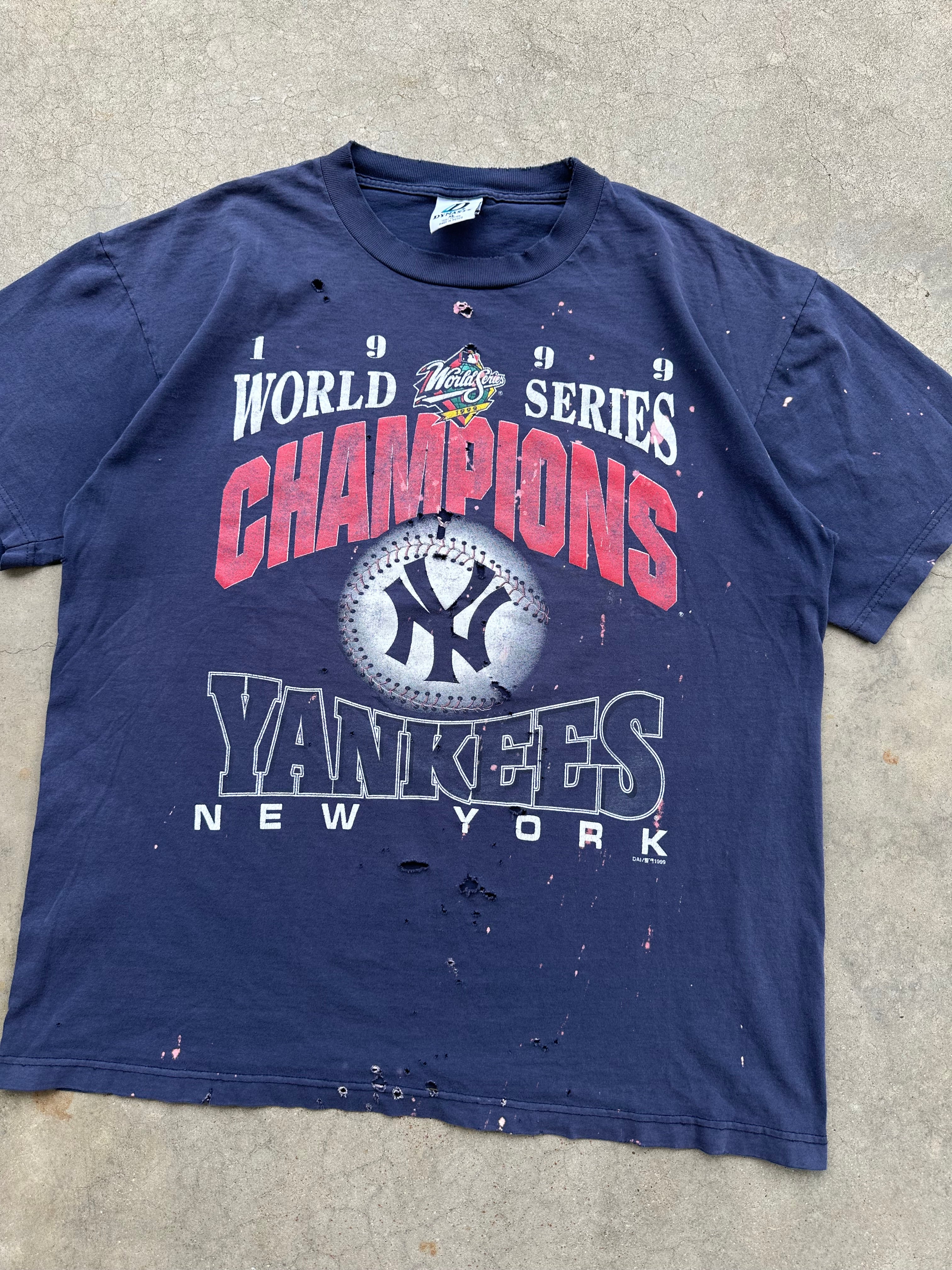 1999 Thrashed World Series Champions New York Yankees T-Shirt (XL)