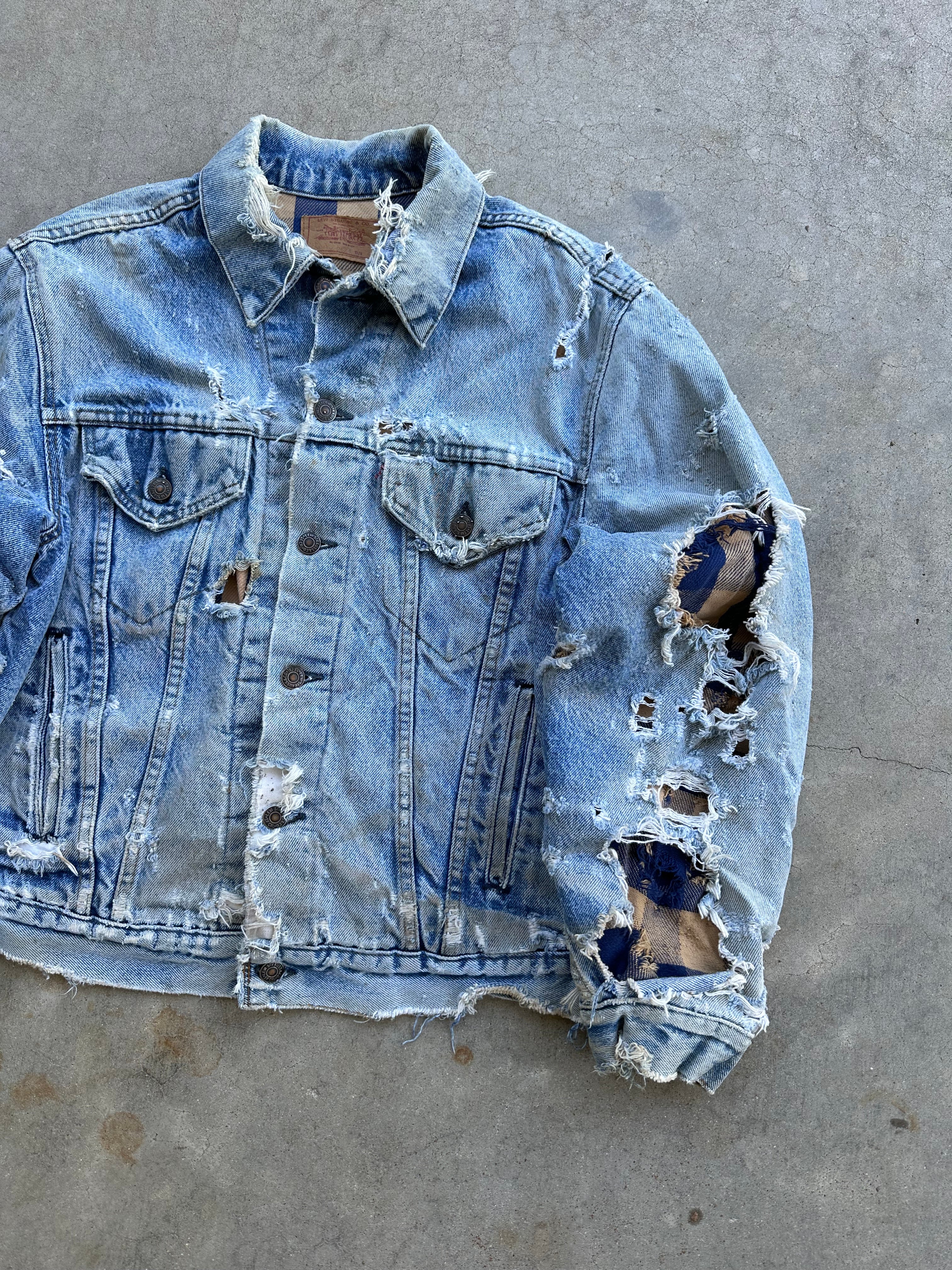 1990s Thrashed Levi’s Jean Jacket (M)