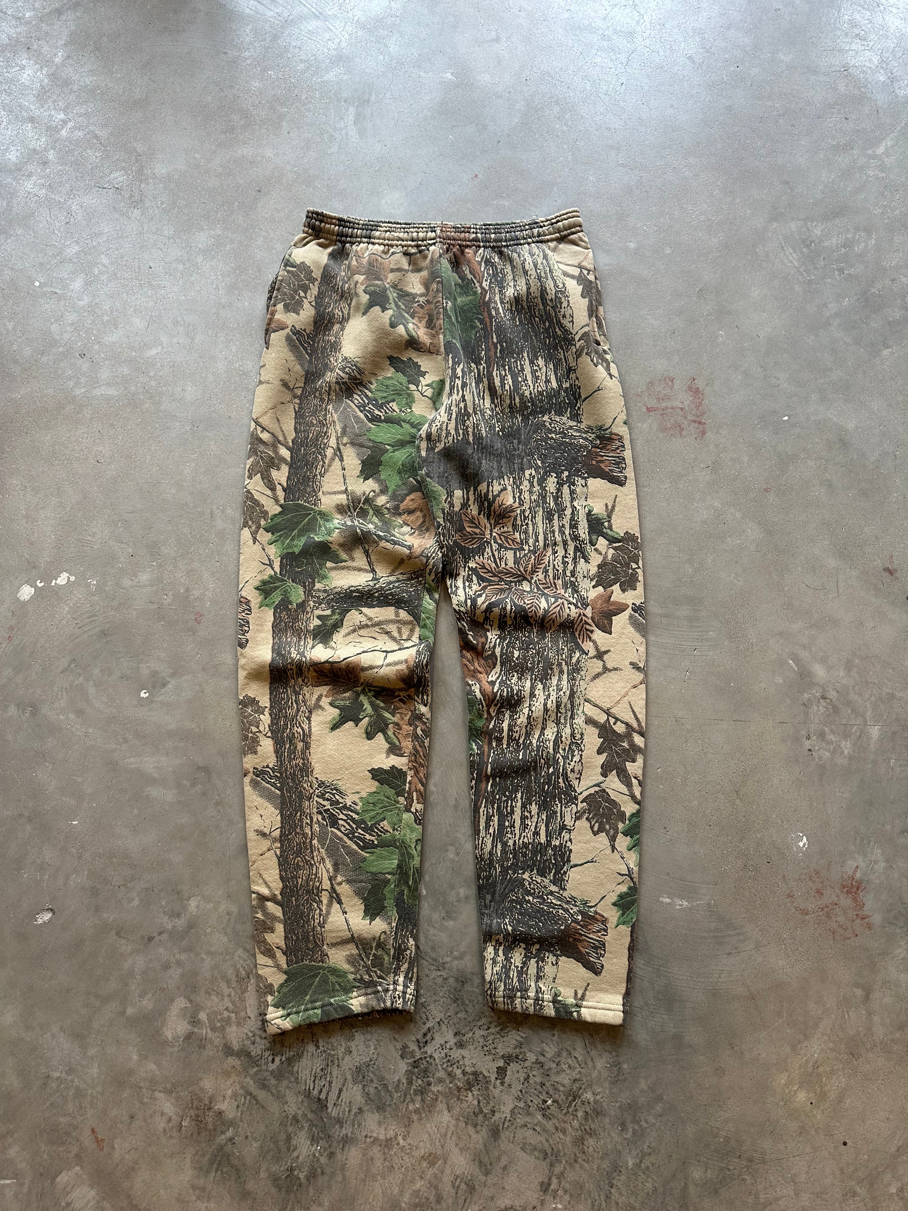 Vintage Realtree Camo Sweatpants (M)