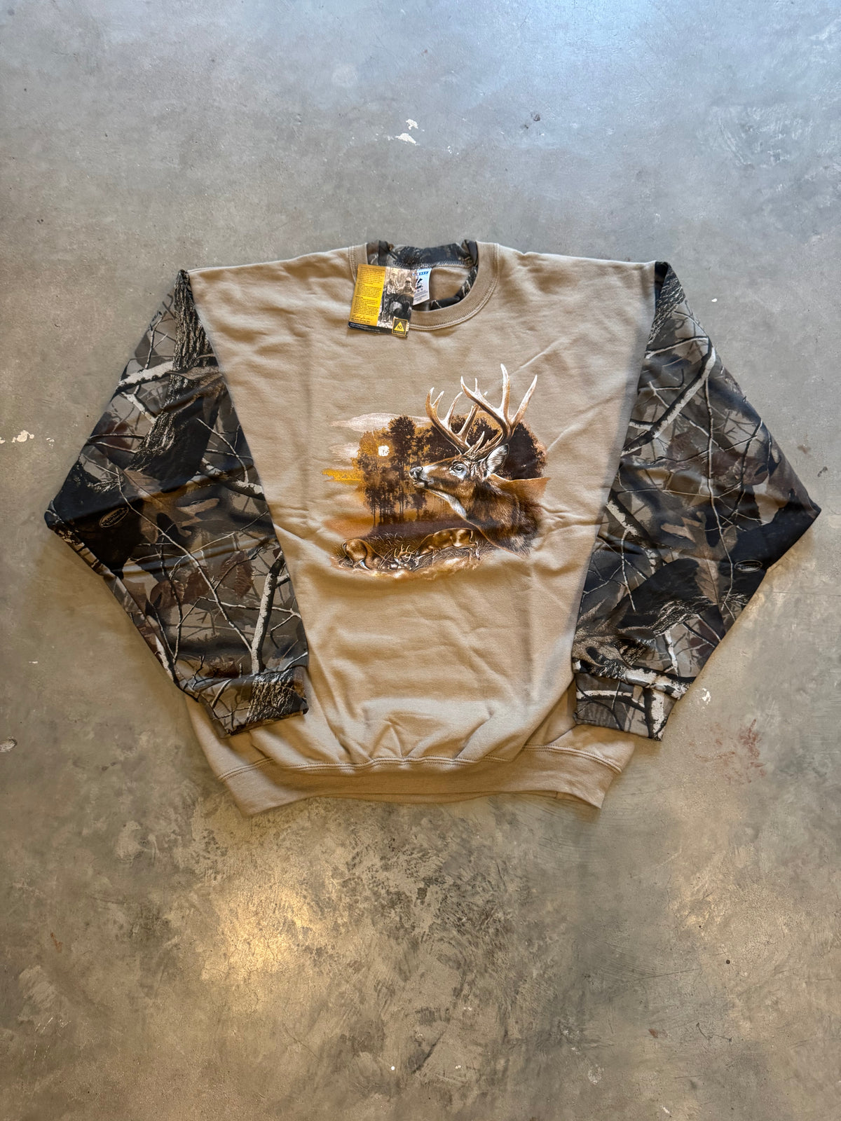 Vintage Realtree Camo Deer Crewneck (XL)