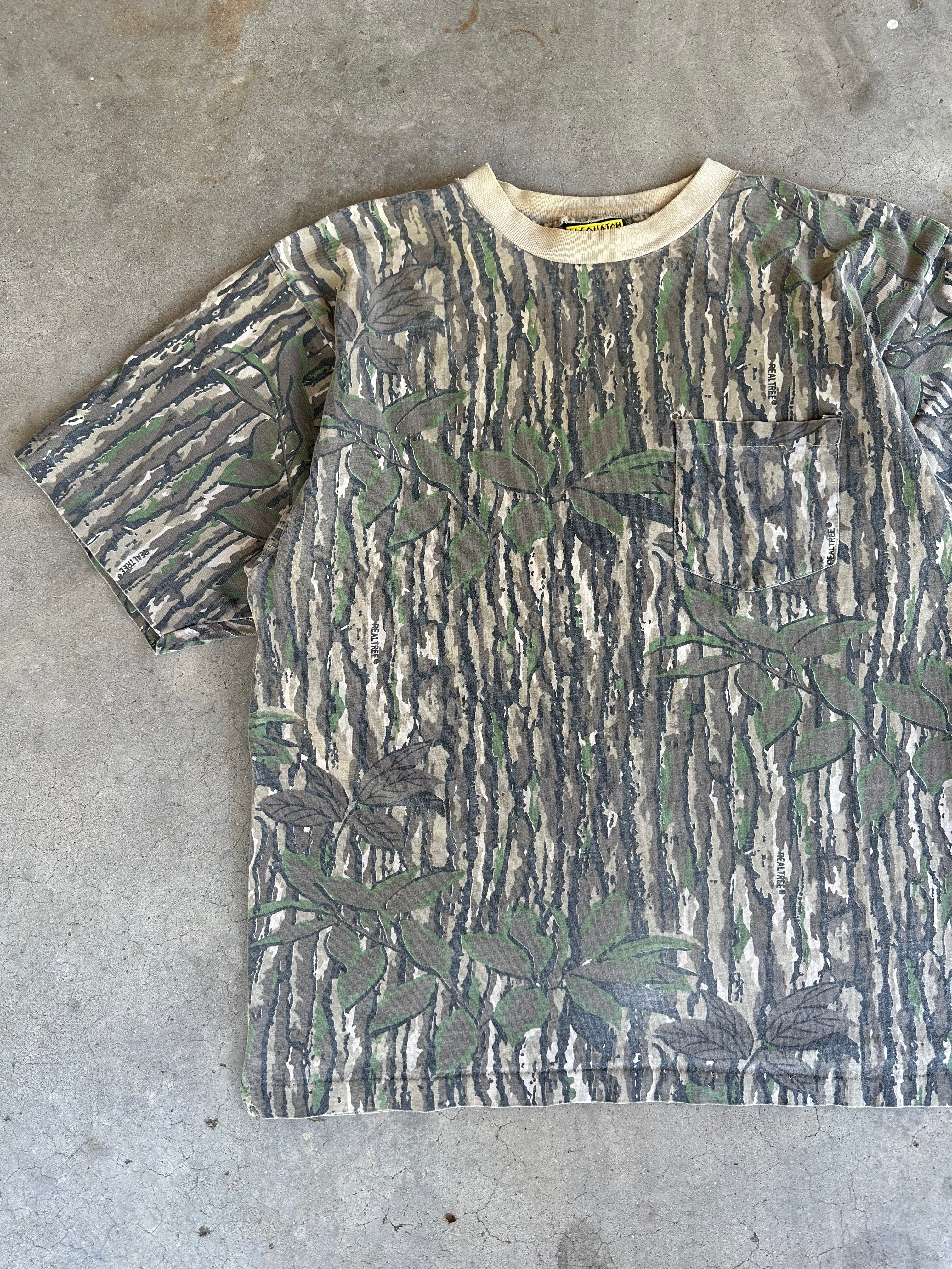 1990s Distressed Realtree Pocket T-Shirt (L/XL)