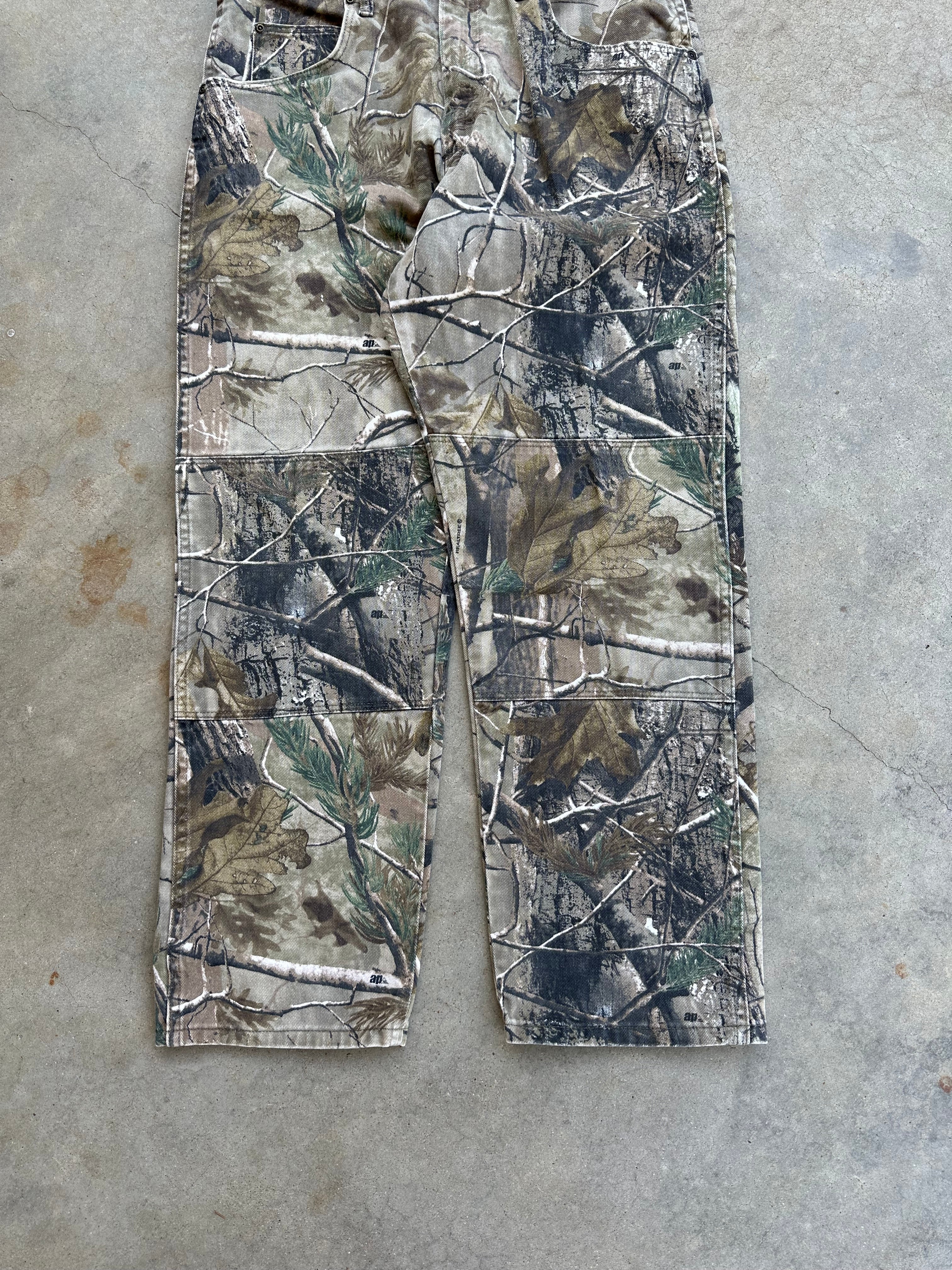 Vintage Wrangler Camo Double Knee Pants (34”x29.5”)