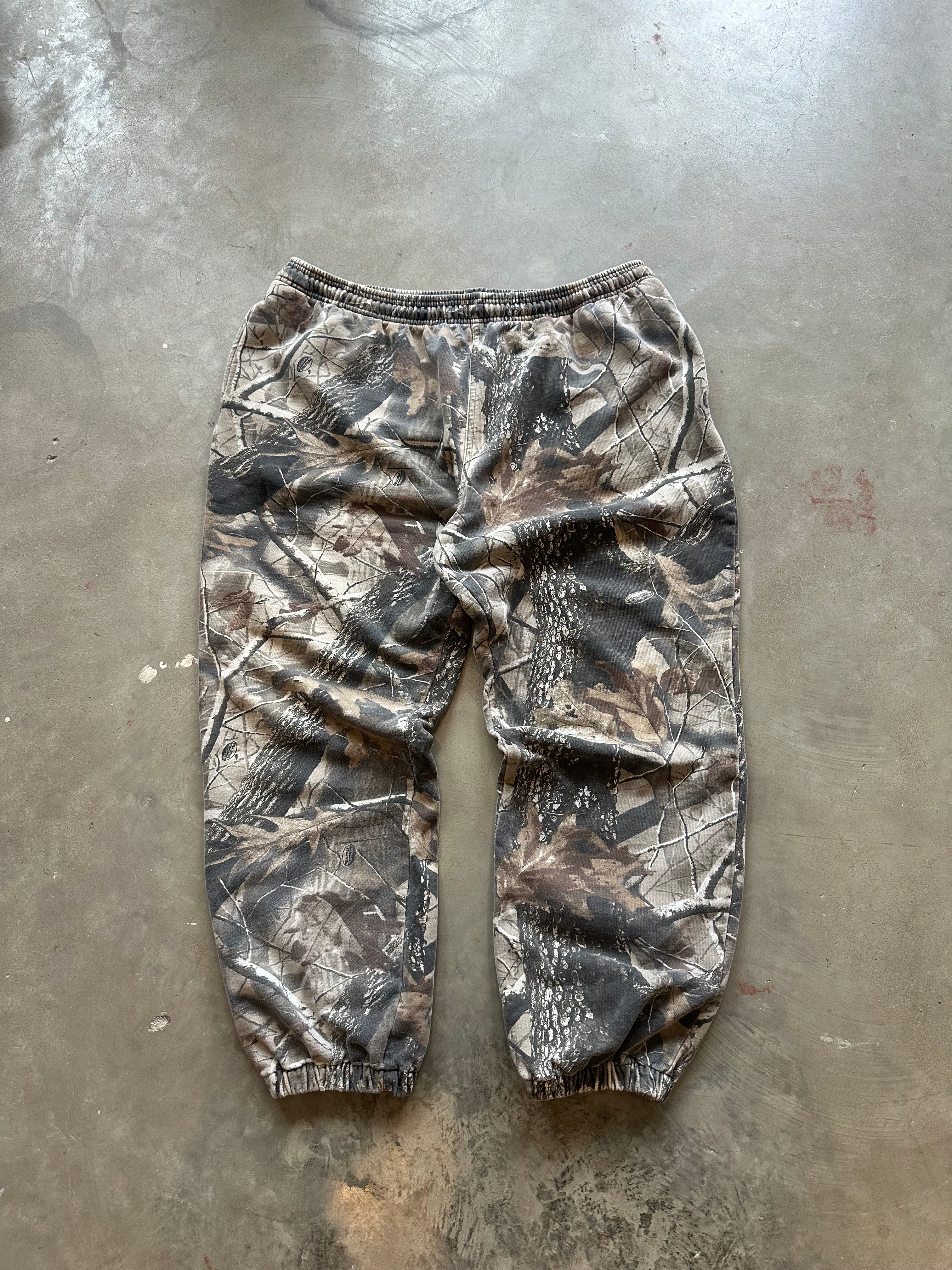 Vintage Realtree Camo Sweatpants (XL)
