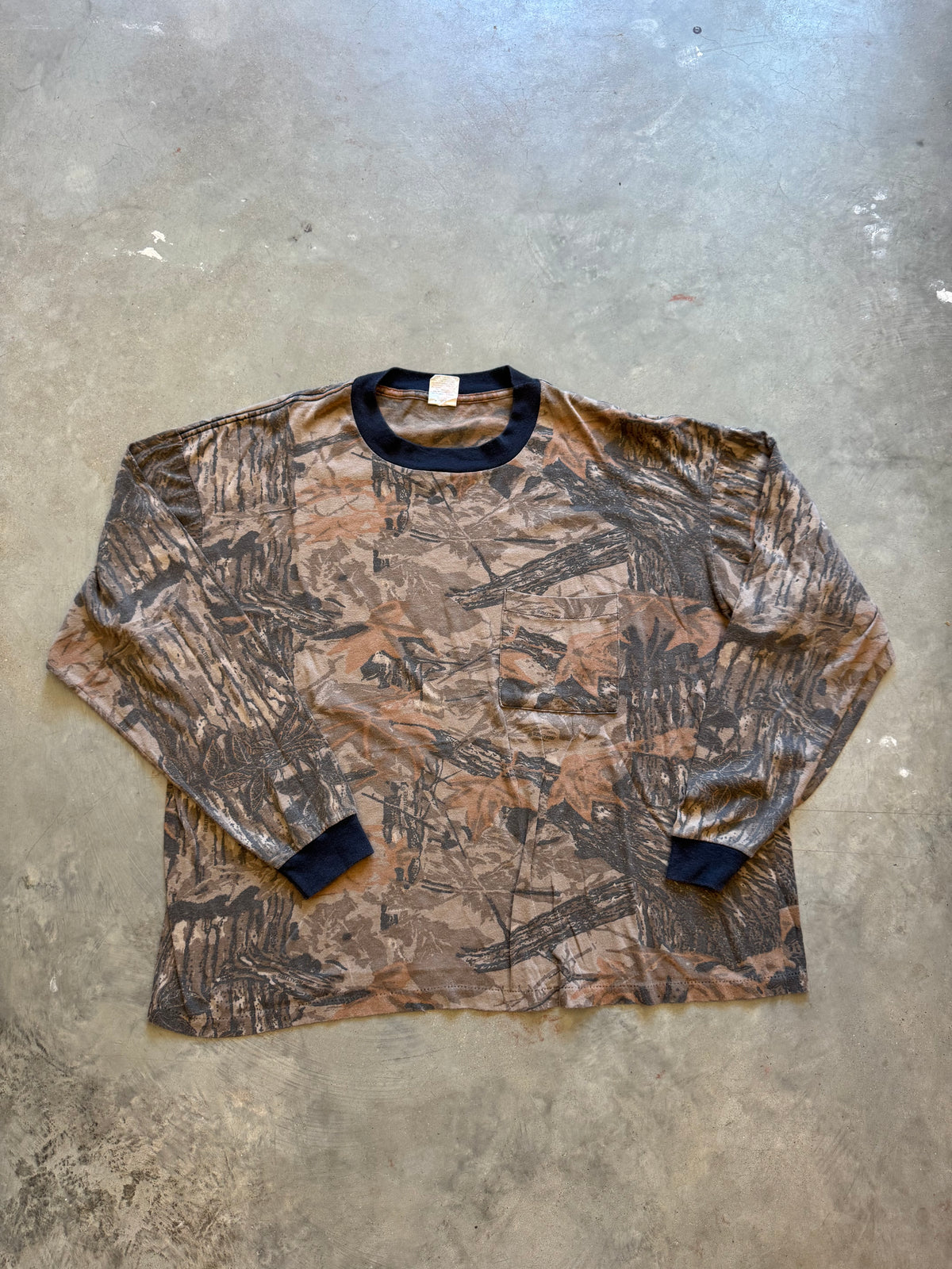Vintage Realtree Camo Shirt (2XL)