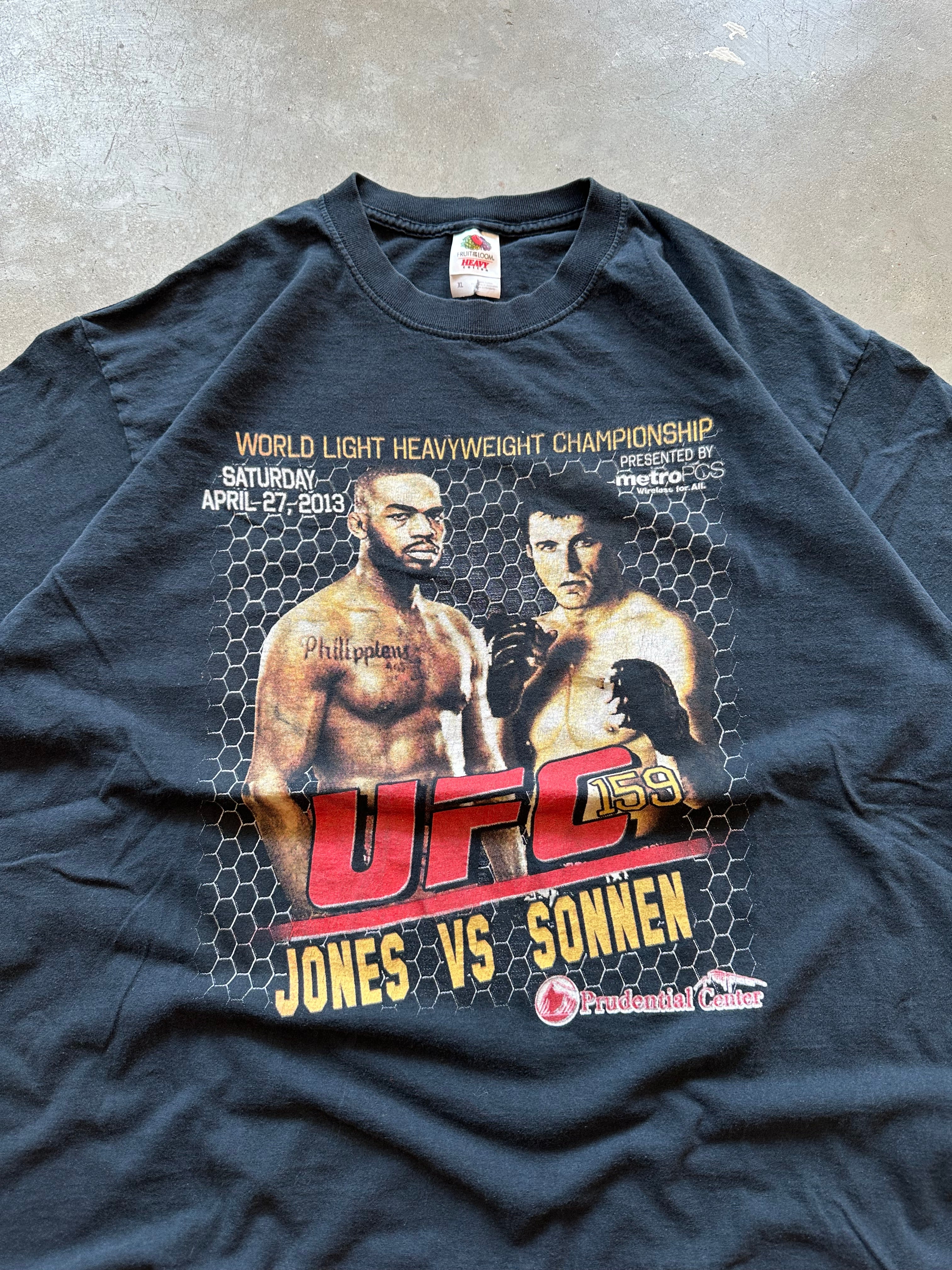2013 UFC Jones VS. Sonnen T-Shirt (XL)