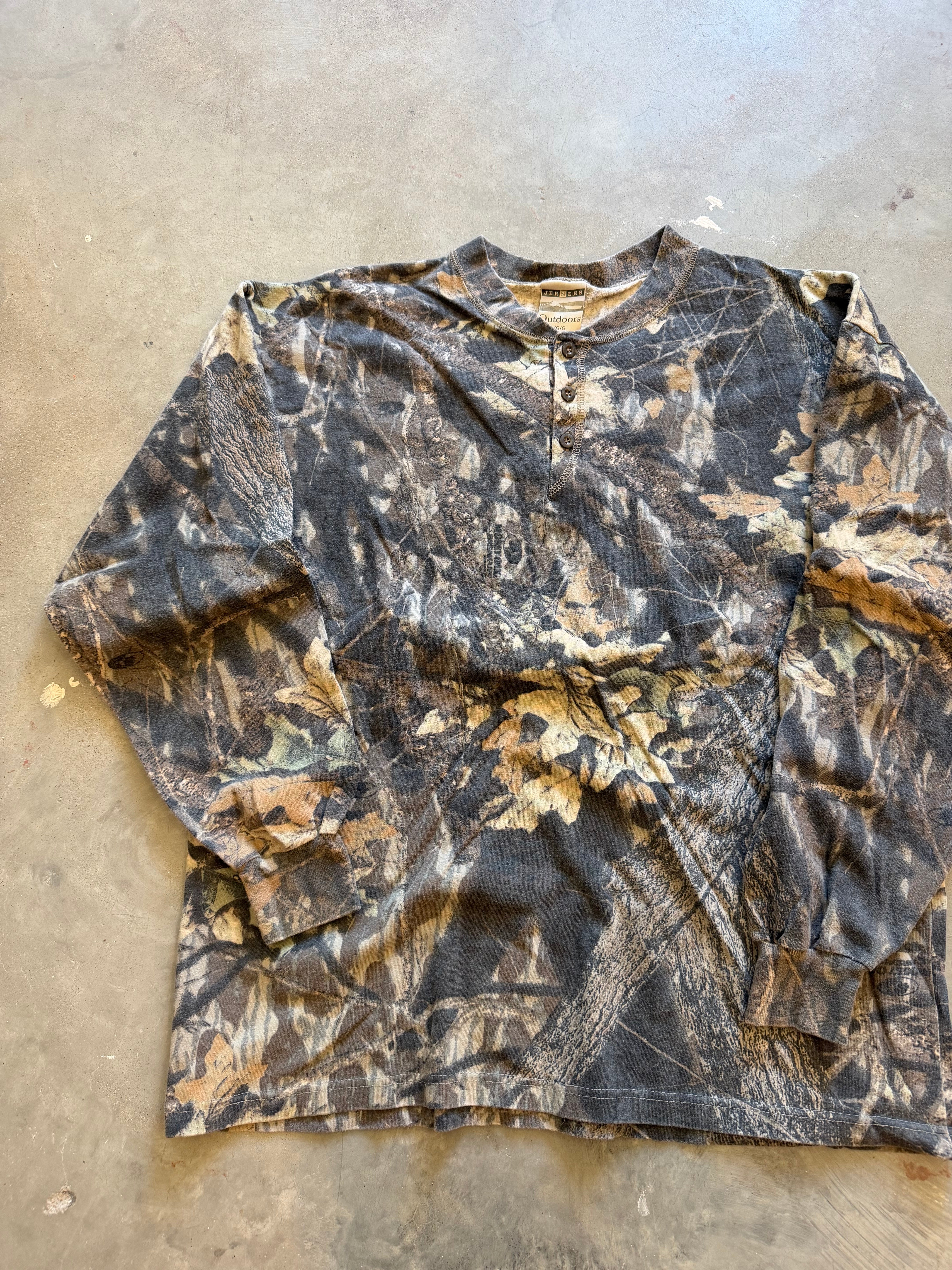 Vintage Mossy Oak Breakup Camo Henley (L)