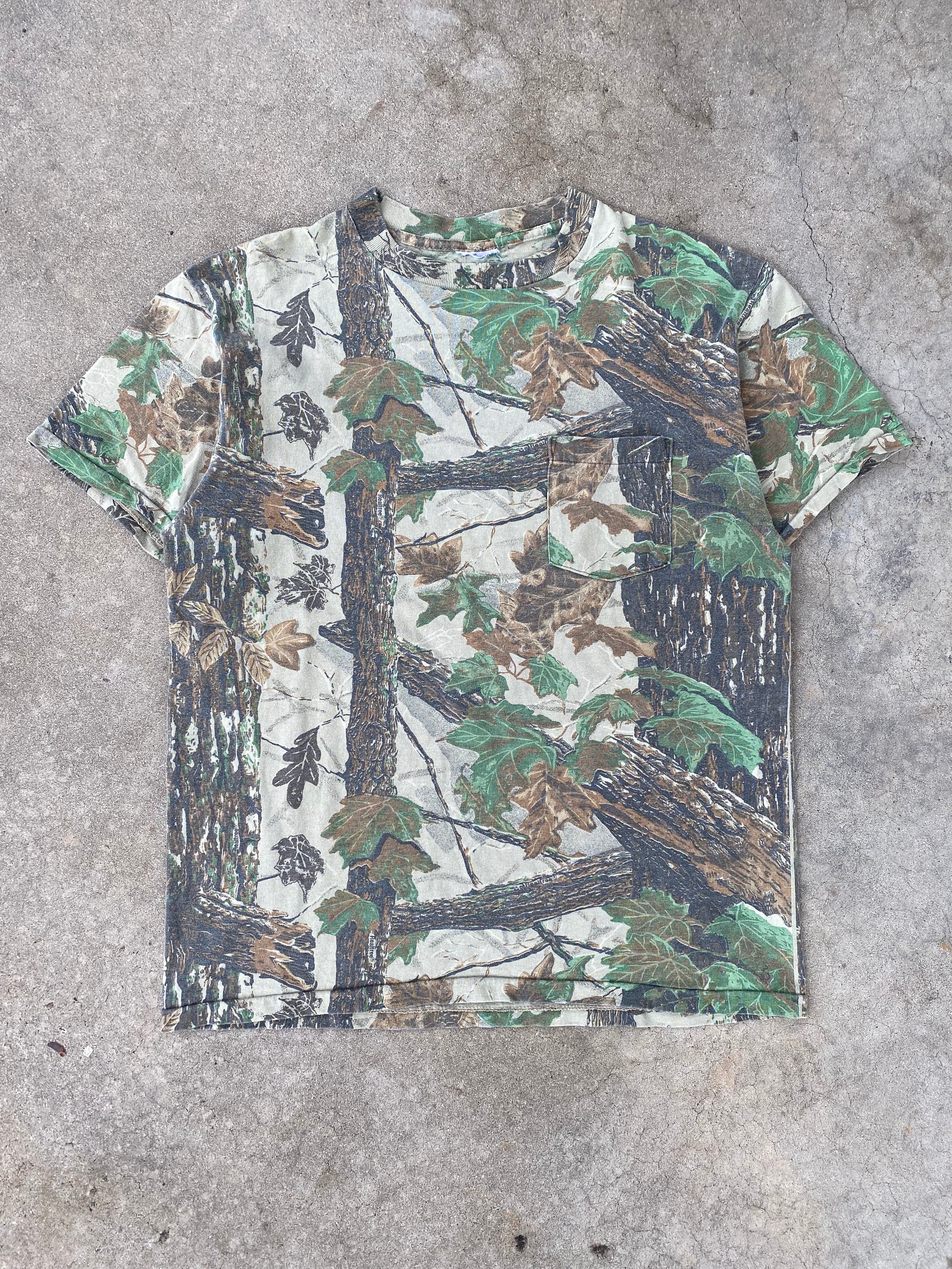 1990s Realtree Camo Pocket T-Shirt (M/L)