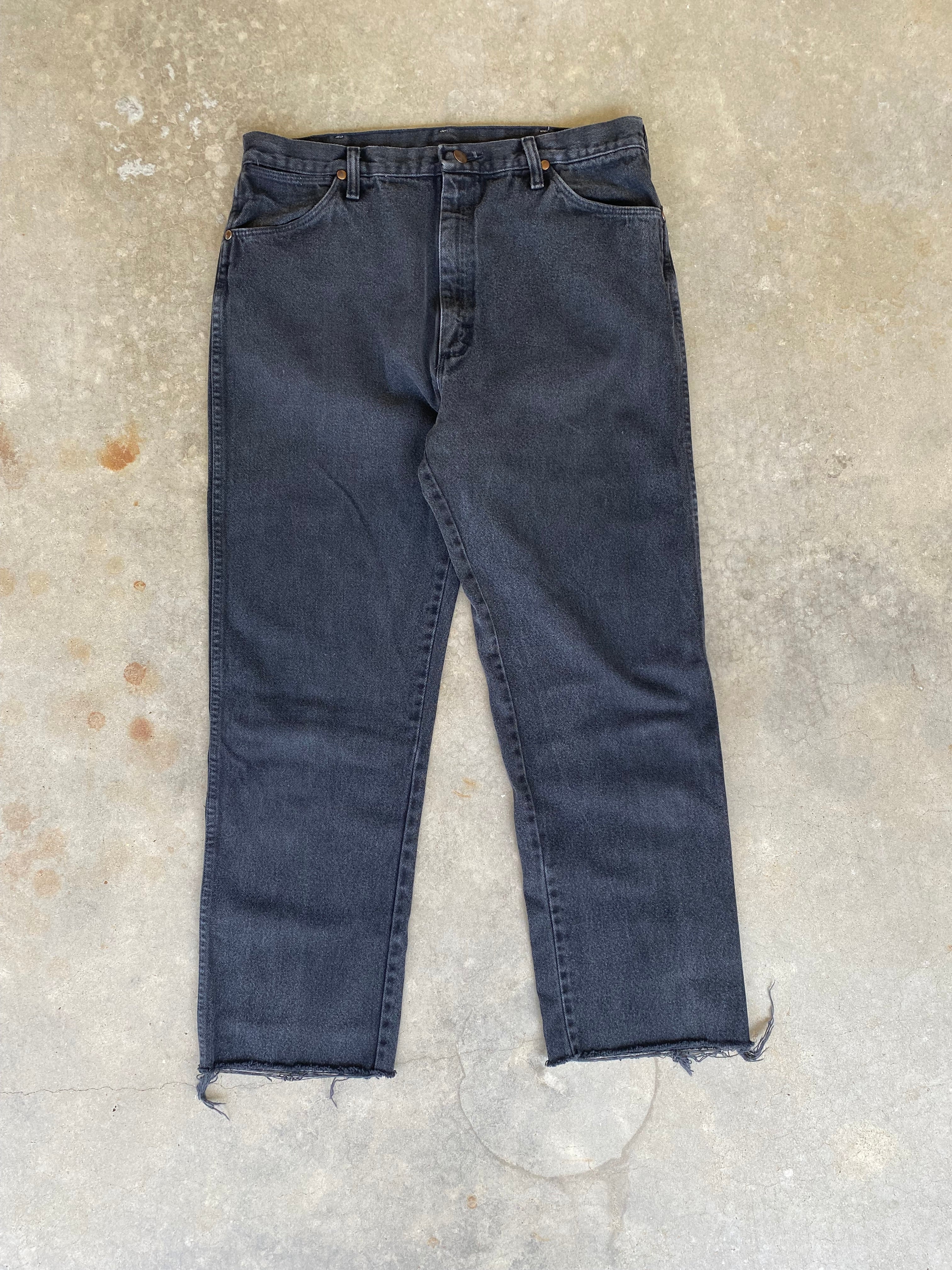 Vintage Wrangler Cropped Jeans (34"x29")